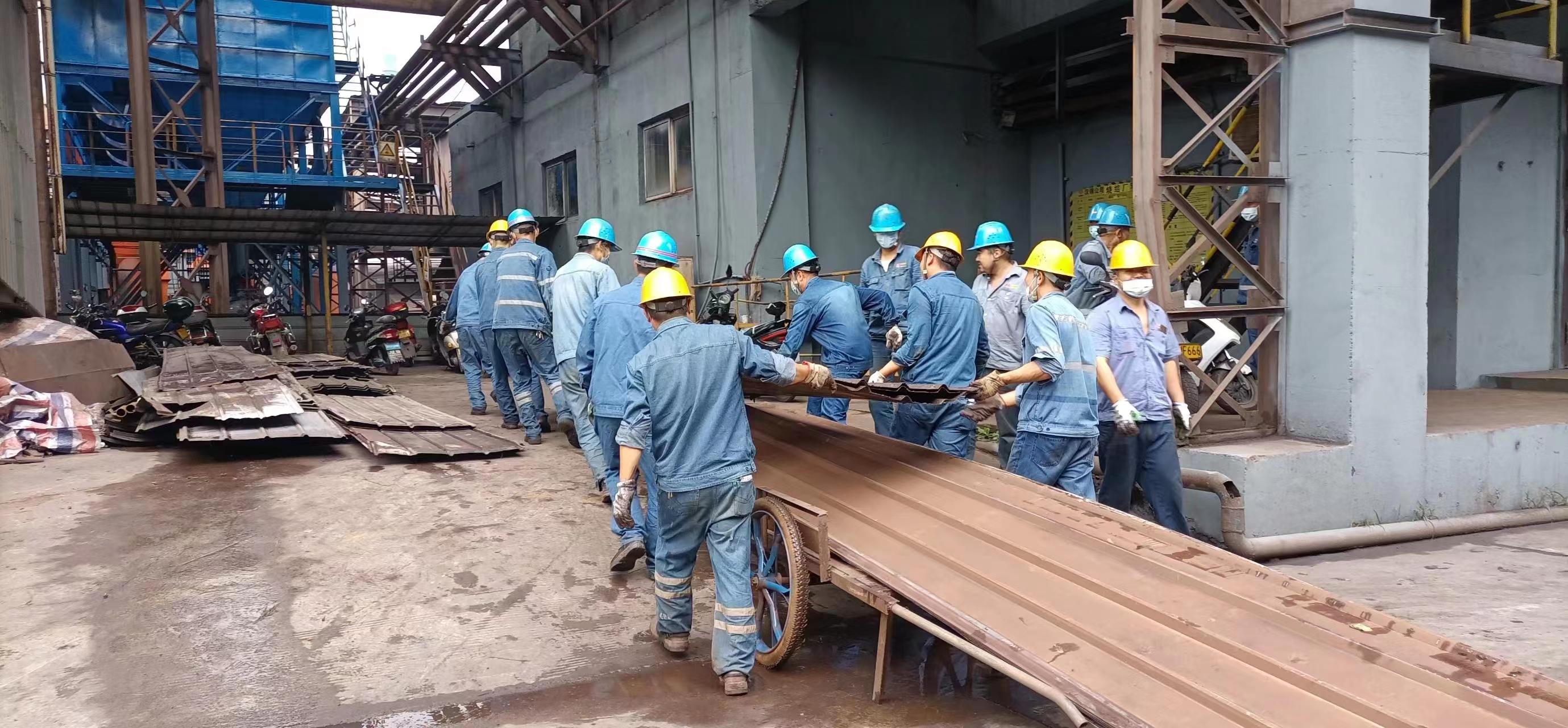 酷暑下的小分隊