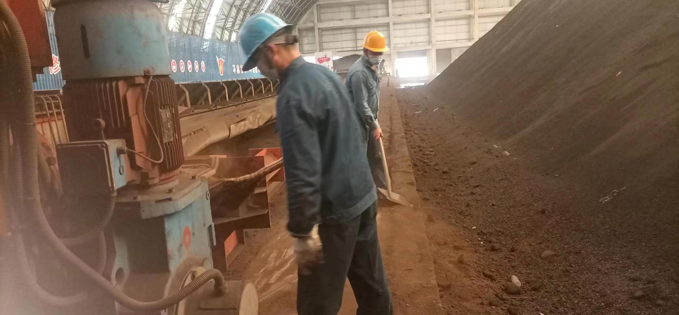 酷暑下的小分隊