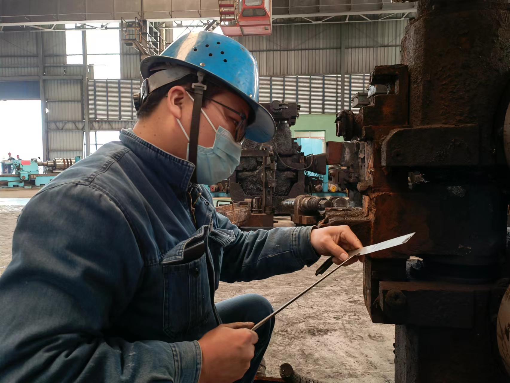 把軋機(jī)當(dāng)“兄弟”的“二黑”班長