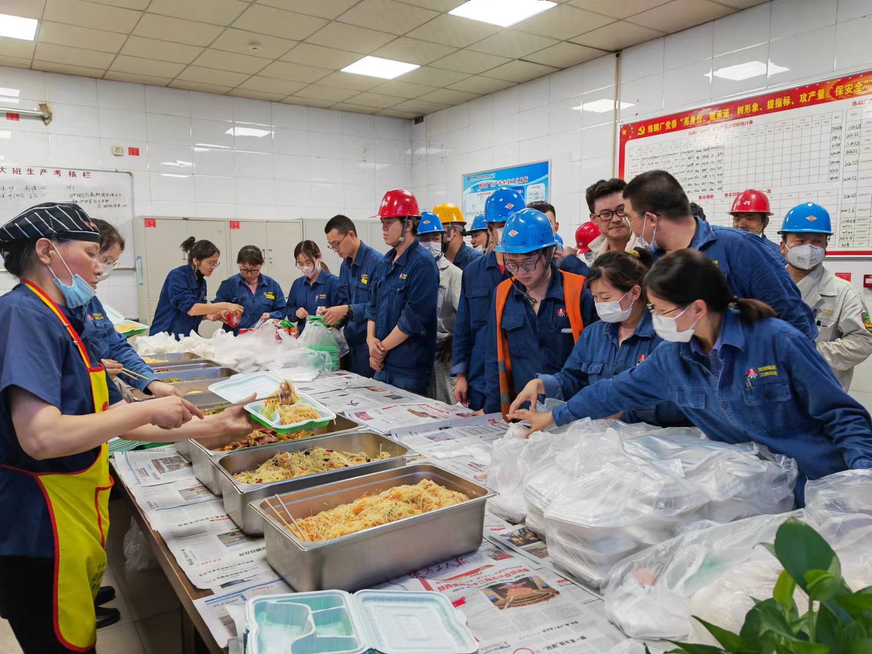 巾幗力量勇?lián)?dāng)，撐起檢修“半邊天”