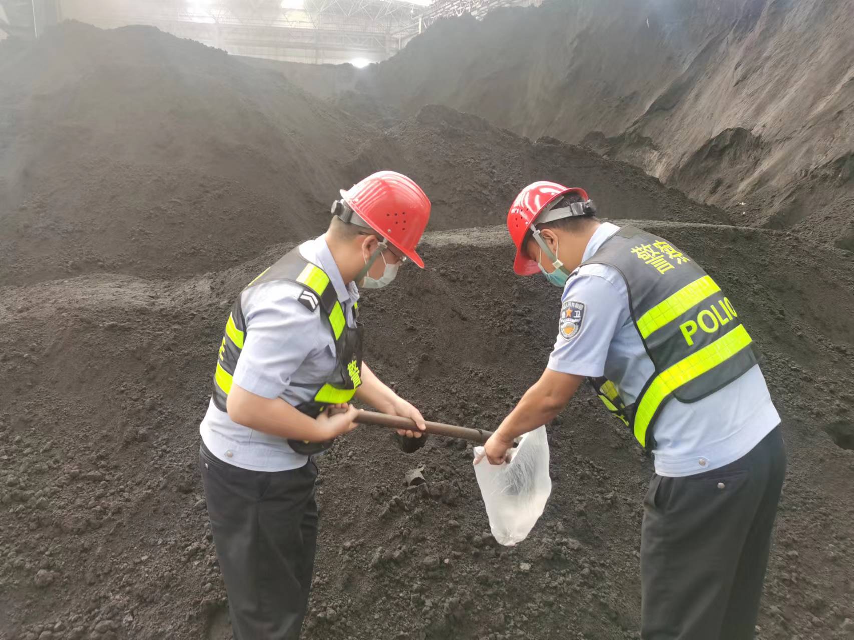 戰(zhàn)高溫 斗酷暑 保衛(wèi)戰(zhàn)士無懼 “烤”驗