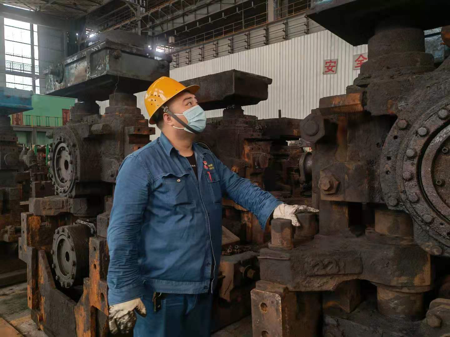 從“橄欖綠”到“軋鋼藍”  他的初心一直未變