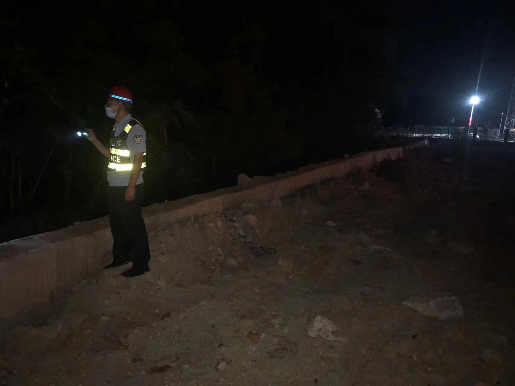 七月流火燃激情 一線堅(jiān)守戰(zhàn)高溫