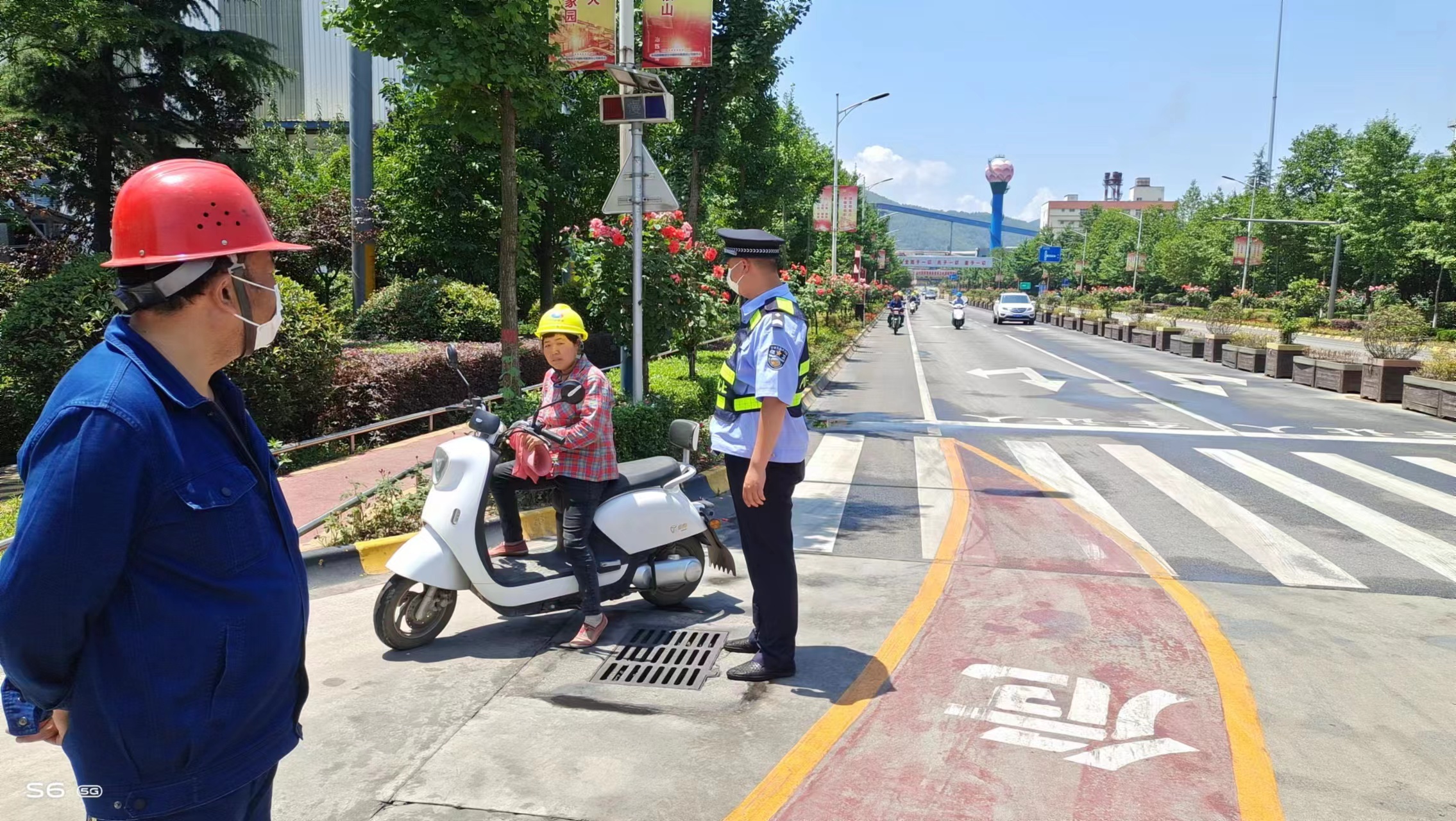 七月流火燃激情 一線堅(jiān)守戰(zhàn)高溫