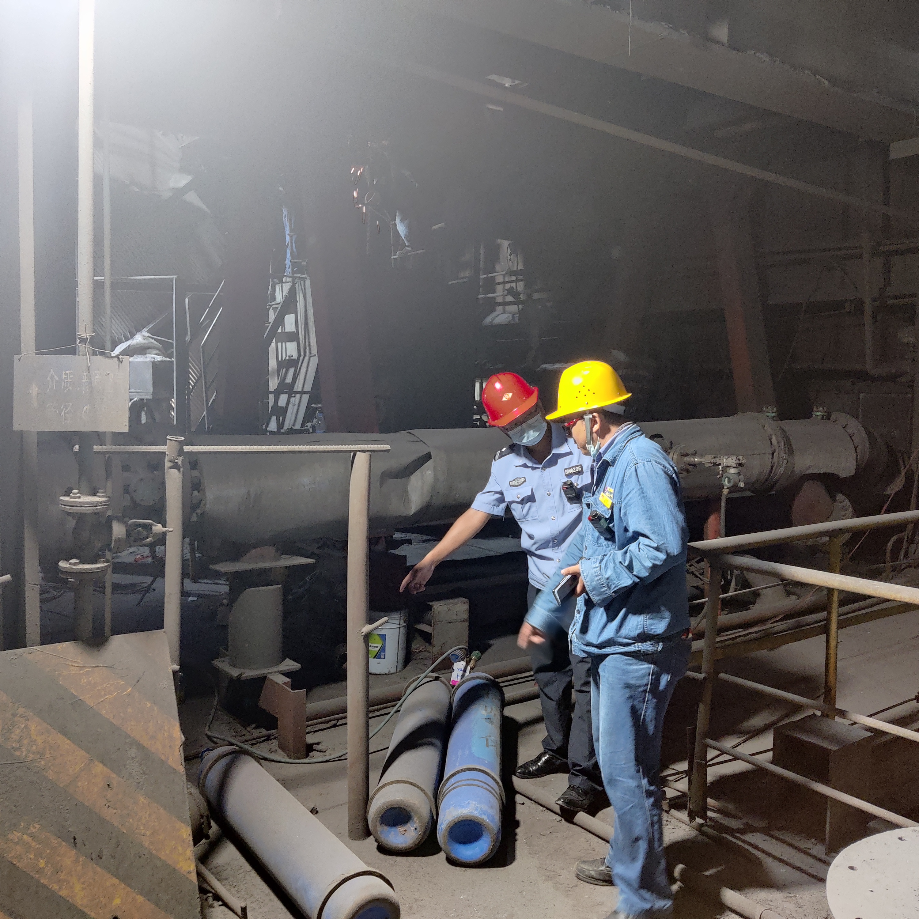 七月流火燃激情 一線堅(jiān)守戰(zhàn)高溫