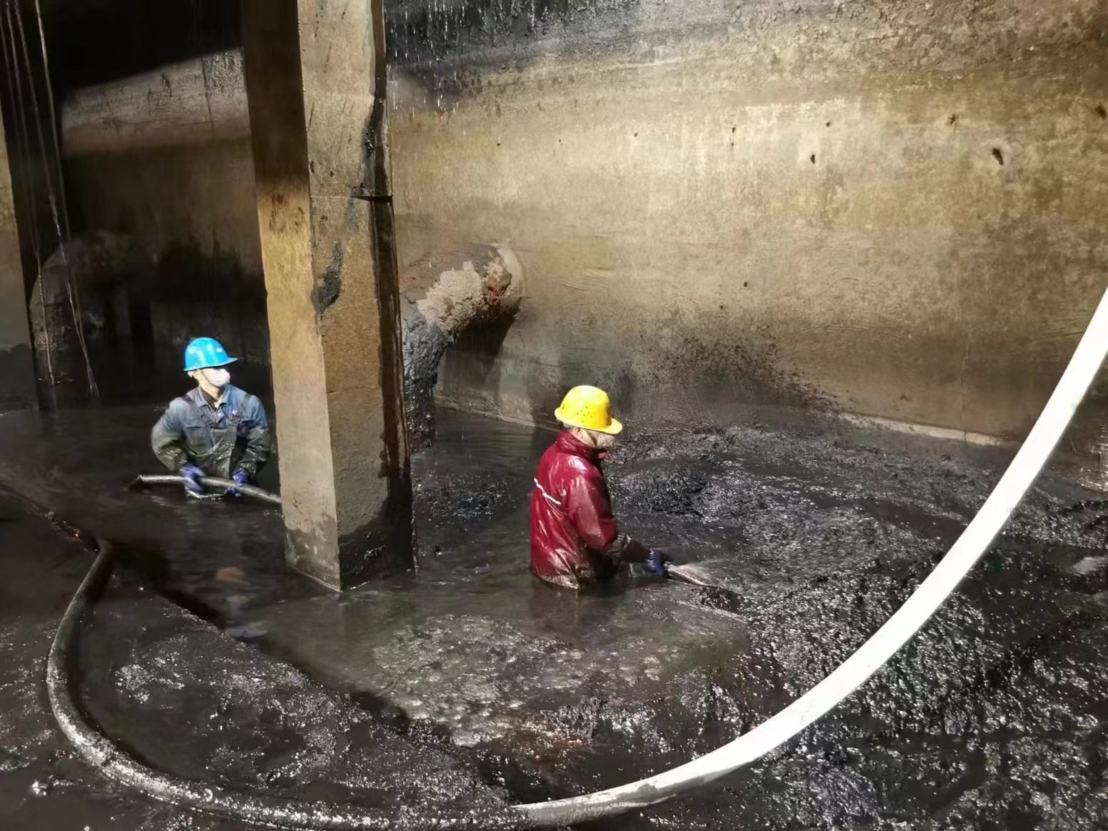 金戈鐵馬獻(xiàn)青春，忠誠(chéng)敬業(yè)鑄鋼魂