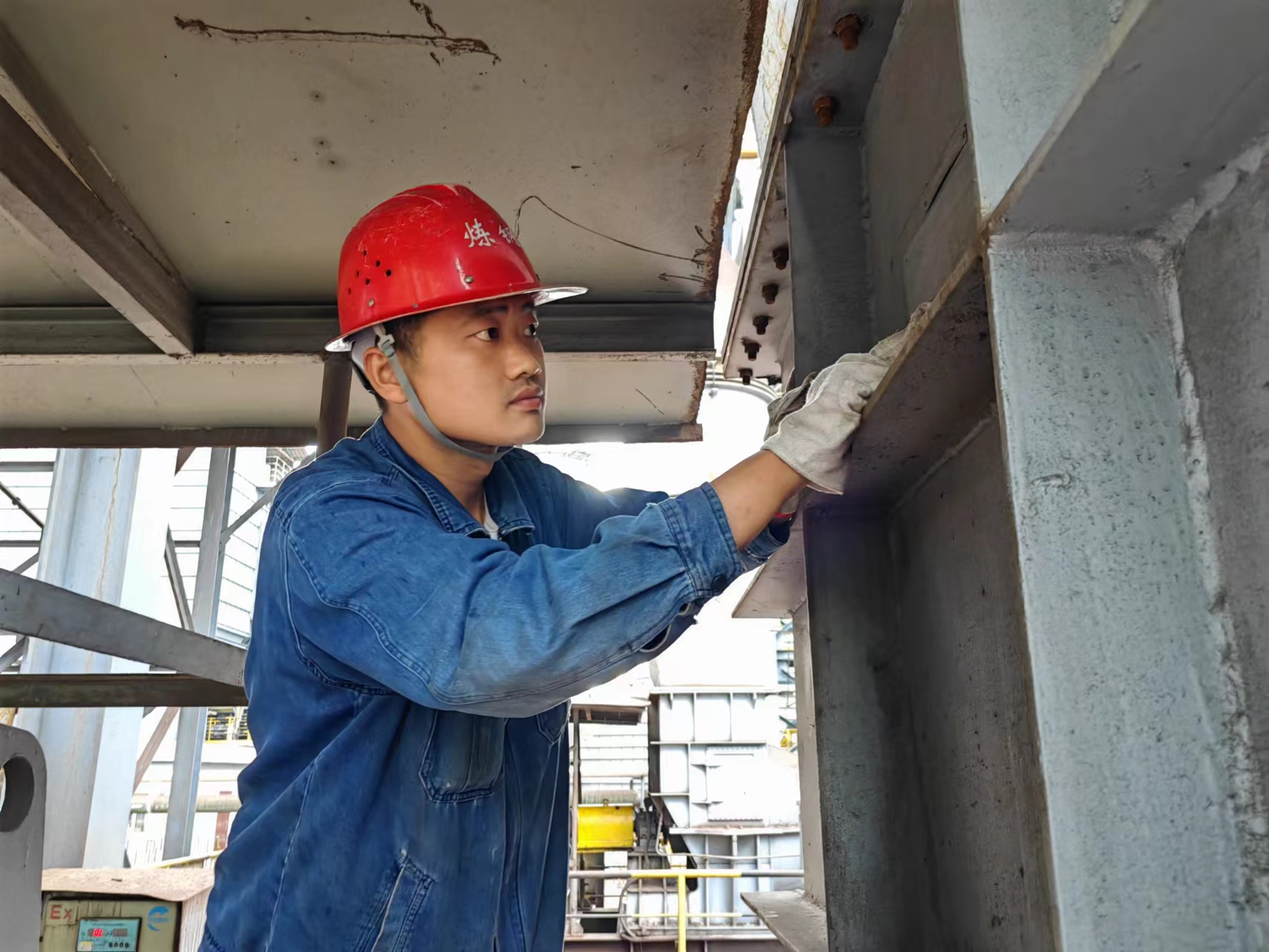 紅、黃、藍(lán)不一樣的角色，一樣的擔(dān)當(dāng)