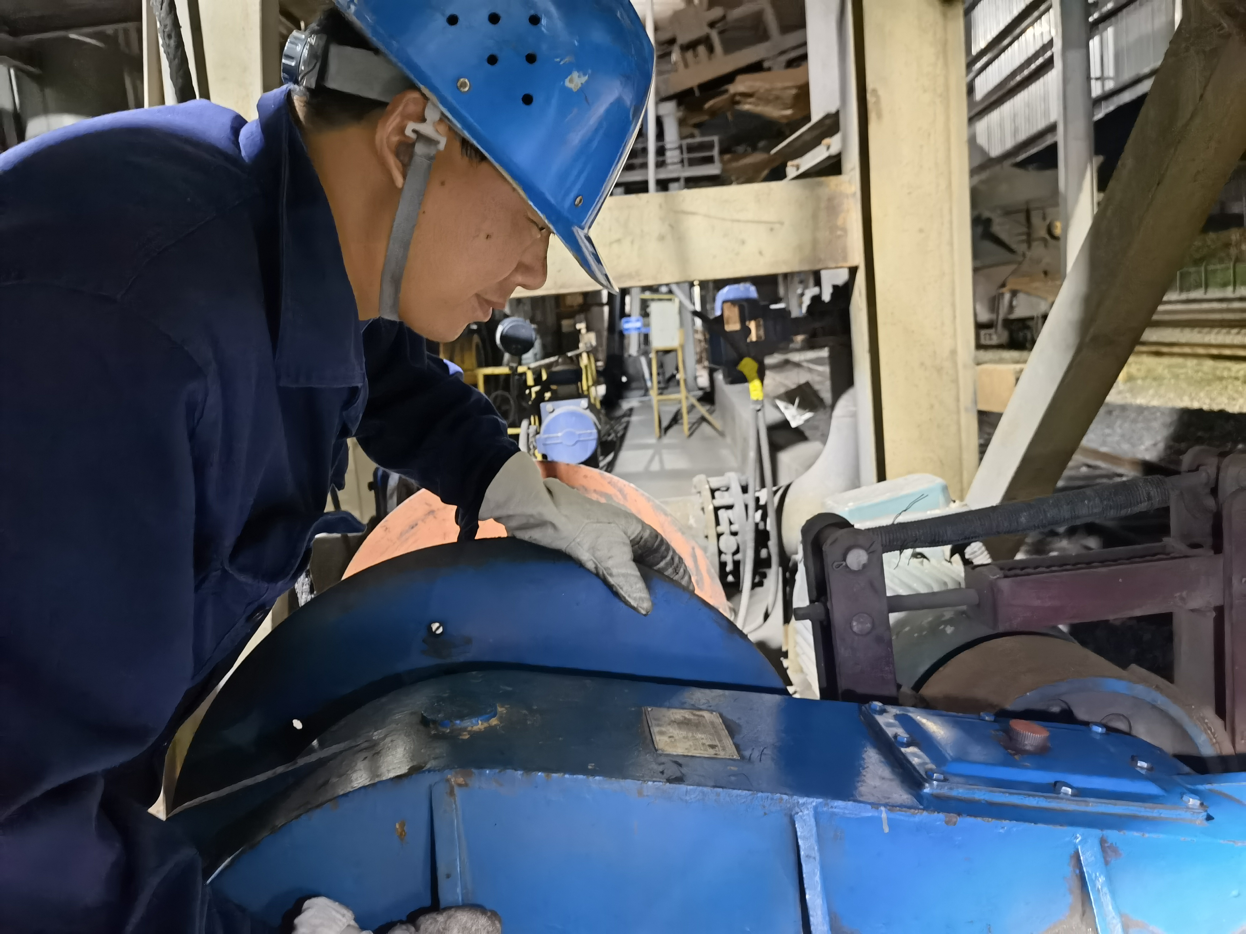 “夜行俠”點亮“鋼城星光”