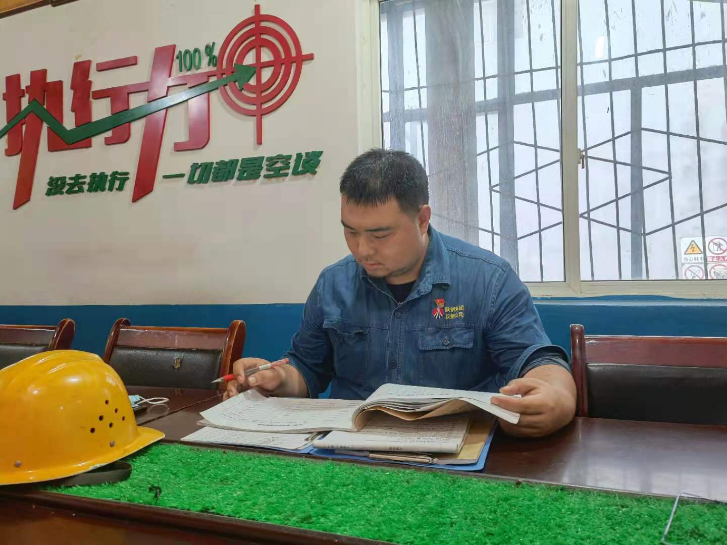 家風(fēng)如春雨  潤(rùn)物細(xì)無聲——?jiǎng)⑤x背后的家風(fēng)故事