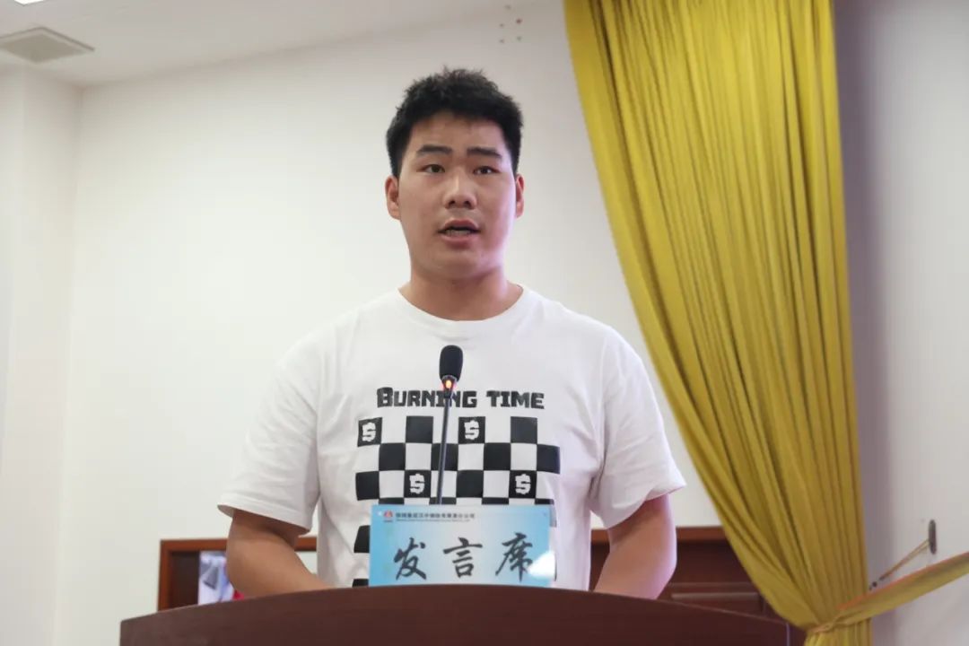 校企合作促發(fā)展！公司召開宣講會暨優(yōu)秀大學(xué)生代表分享會