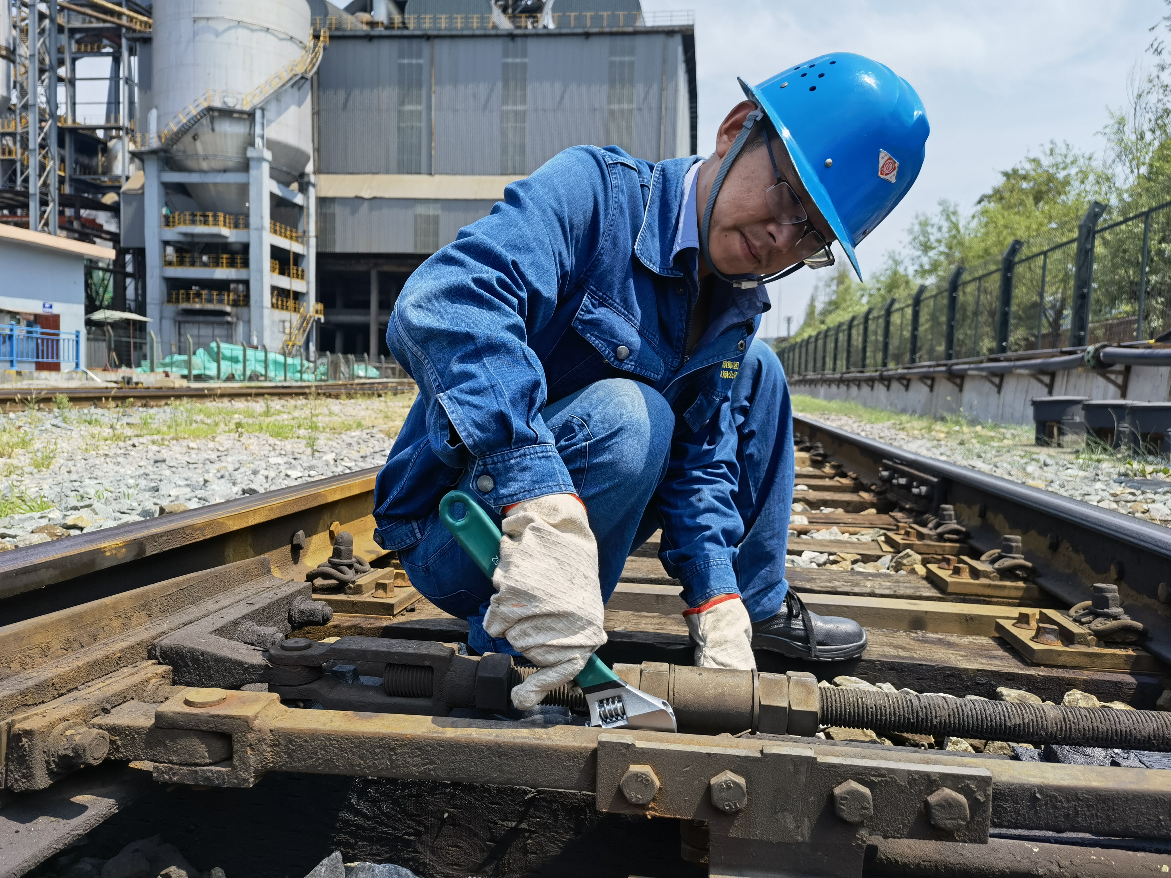 致敬！直面驕陽(yáng)的鐵運(yùn)人