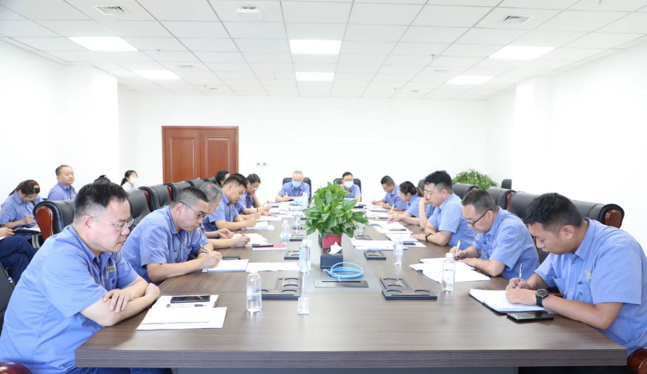 緊盯“升學季” 做好“廉文章”