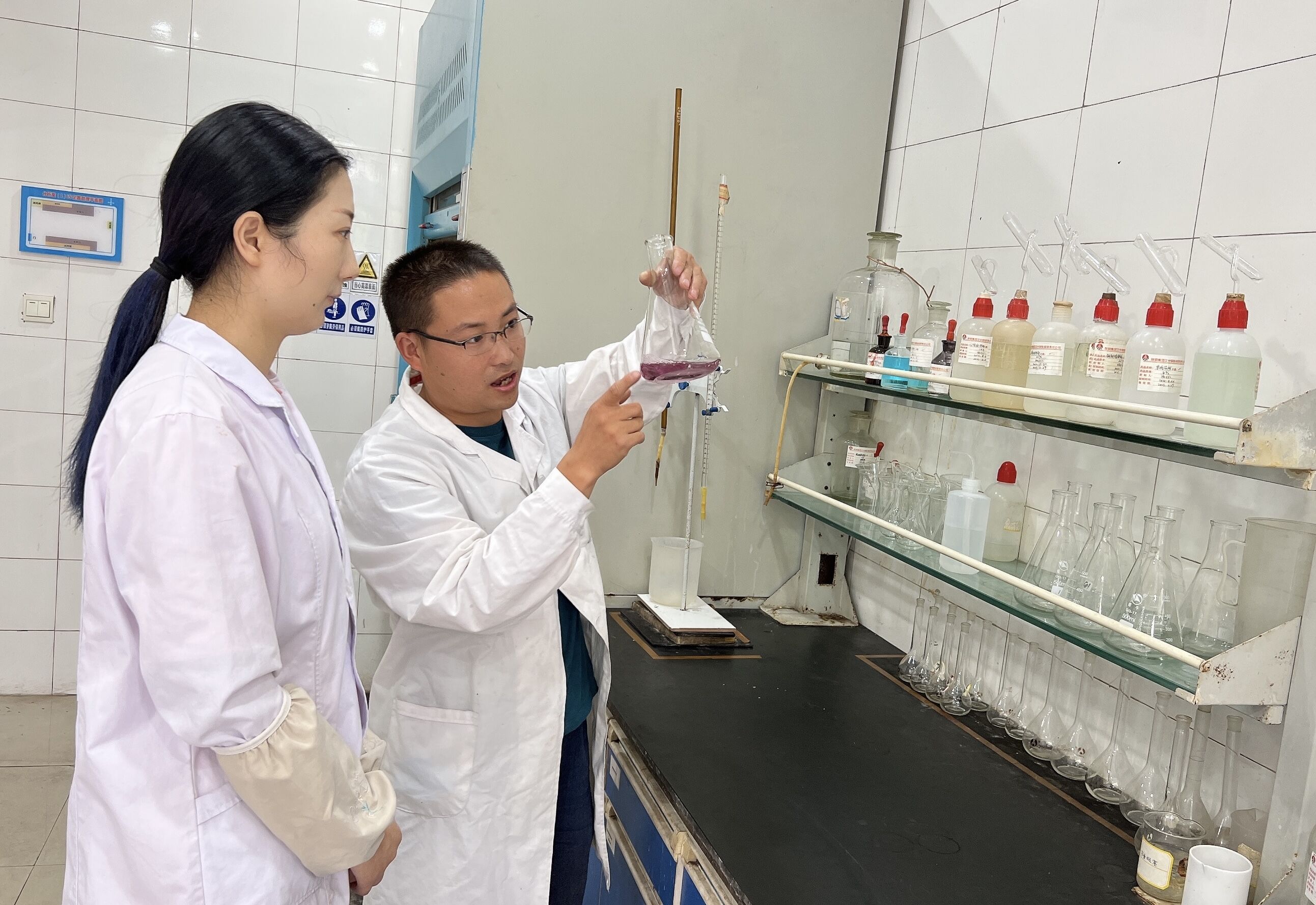 黨建引領(lǐng)站“C位”，爭當發(fā)展排頭兵