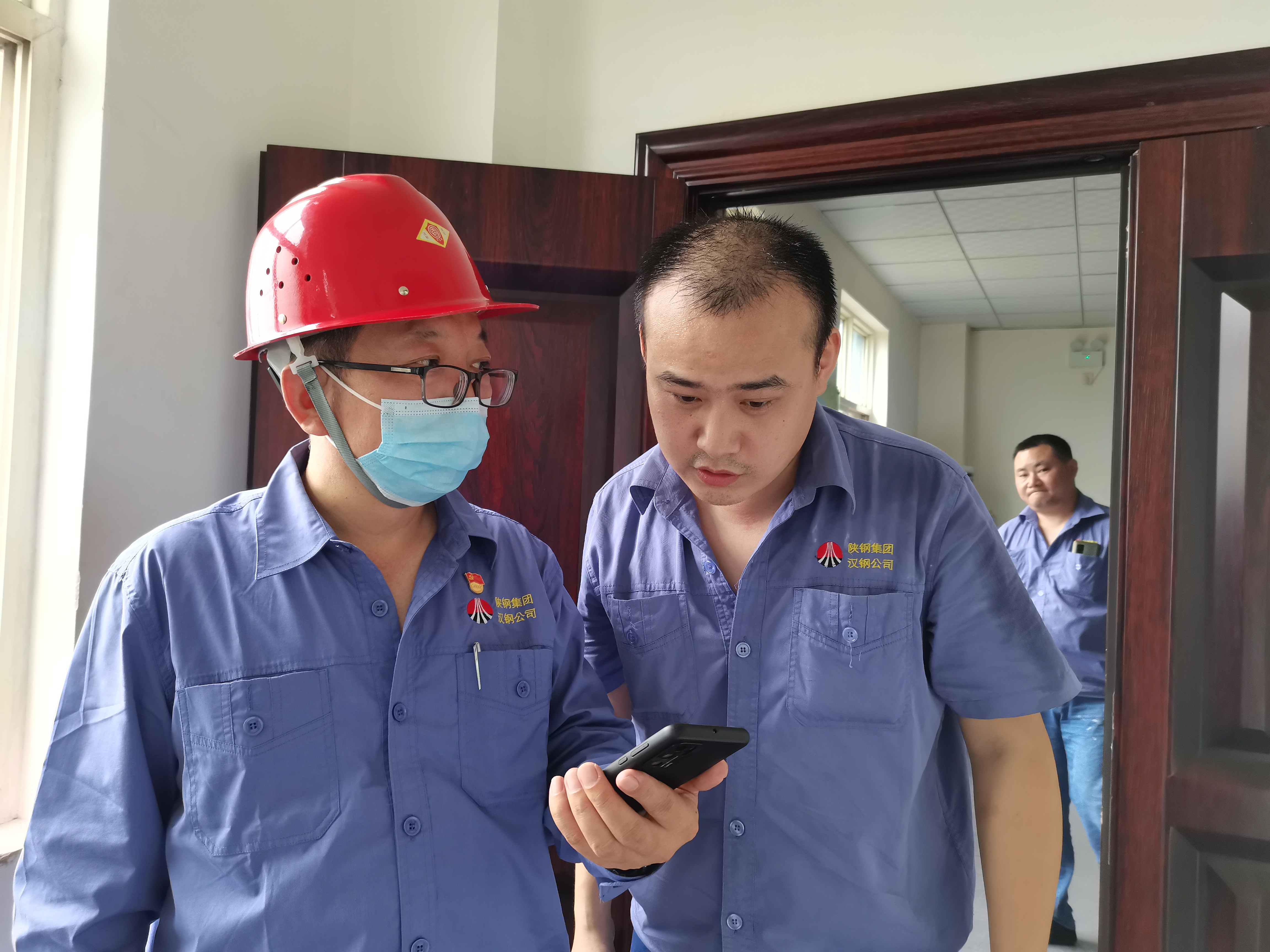 把自己擺進(jìn)去 把作風(fēng)轉(zhuǎn)過(guò)來(lái)