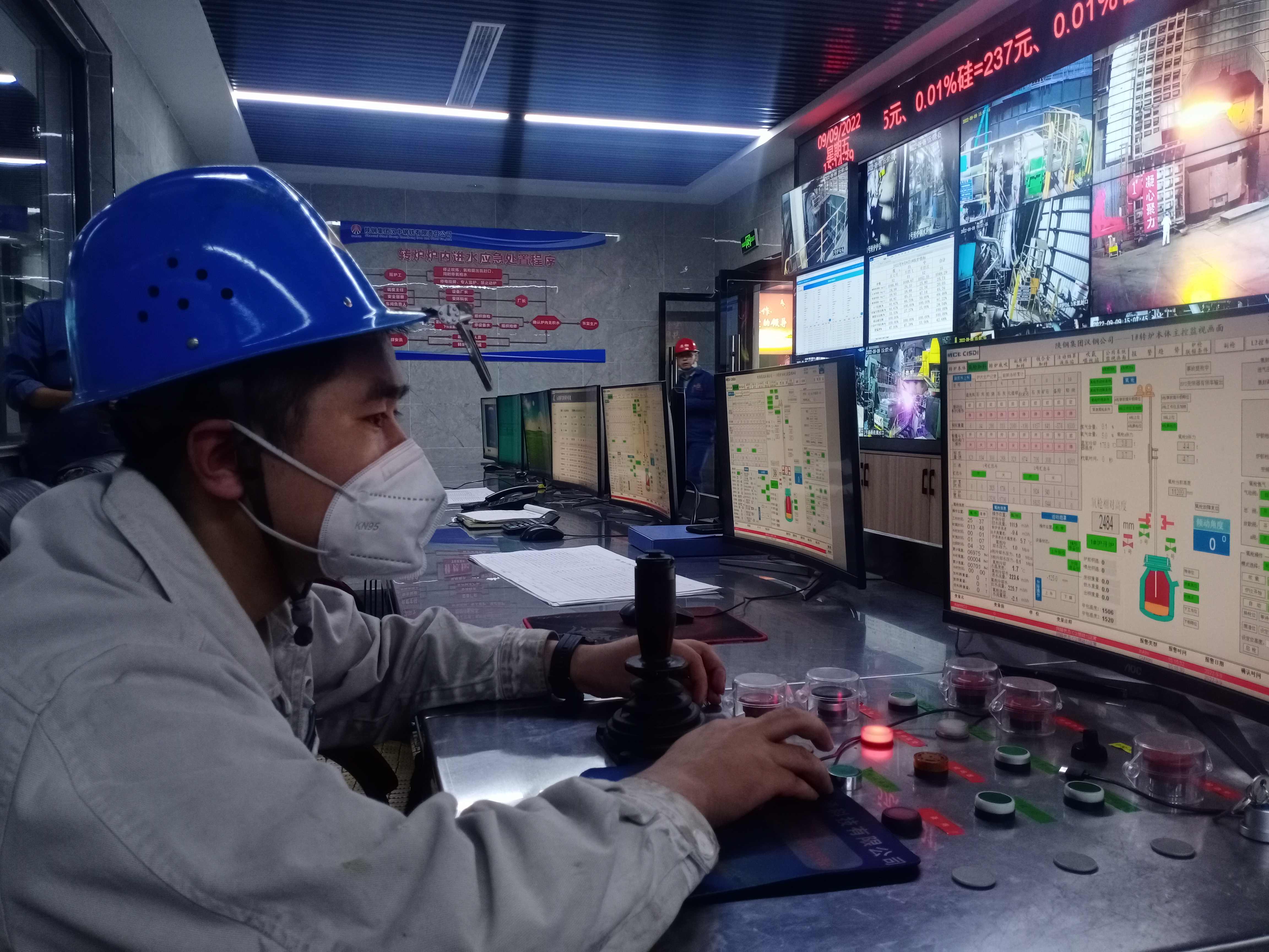 節(jié)日我在崗——心中有明月，處處是團(tuán)圓