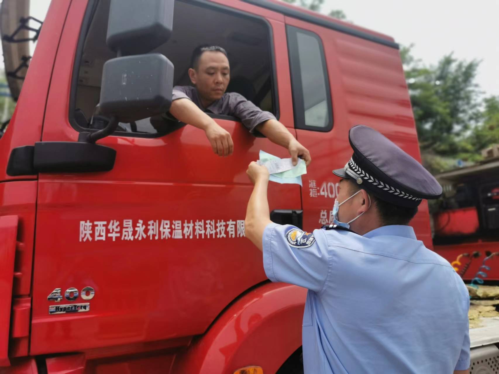 堅(jiān)守崗位，做節(jié)日平安的“守護(hù)者”