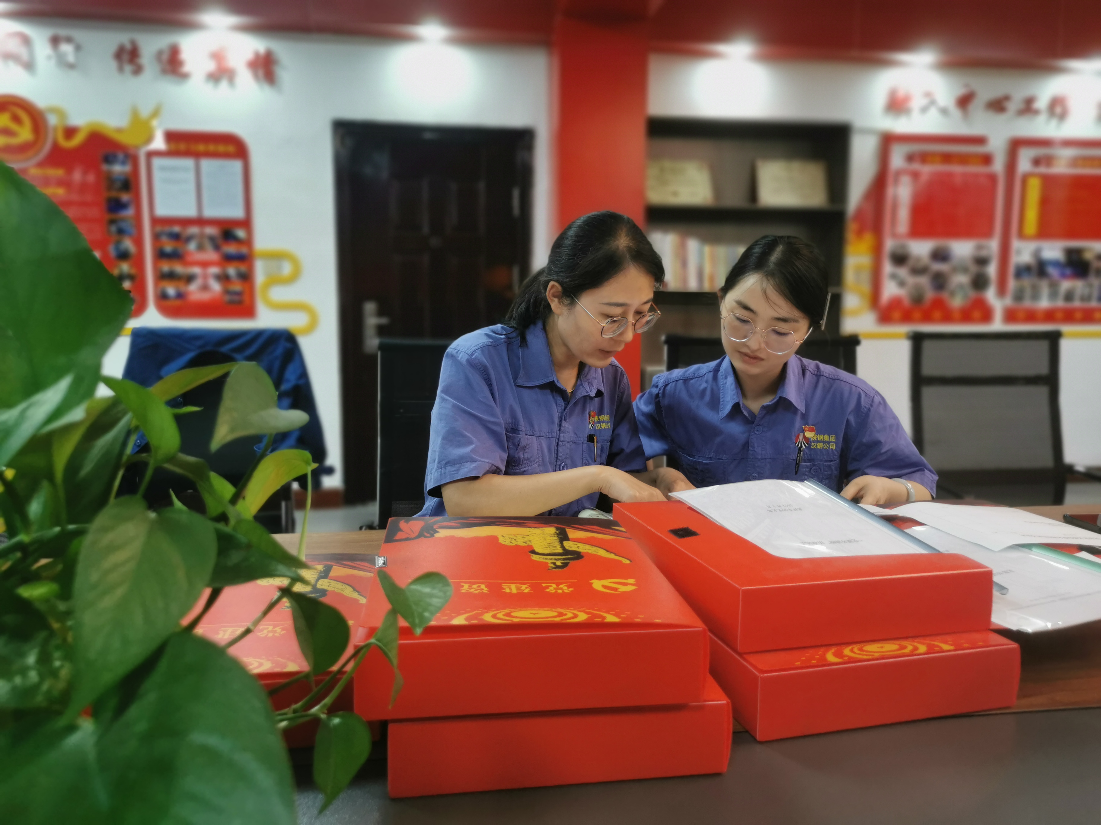 黨建引領(lǐng)風帆勁 凝心聚力譜新篇