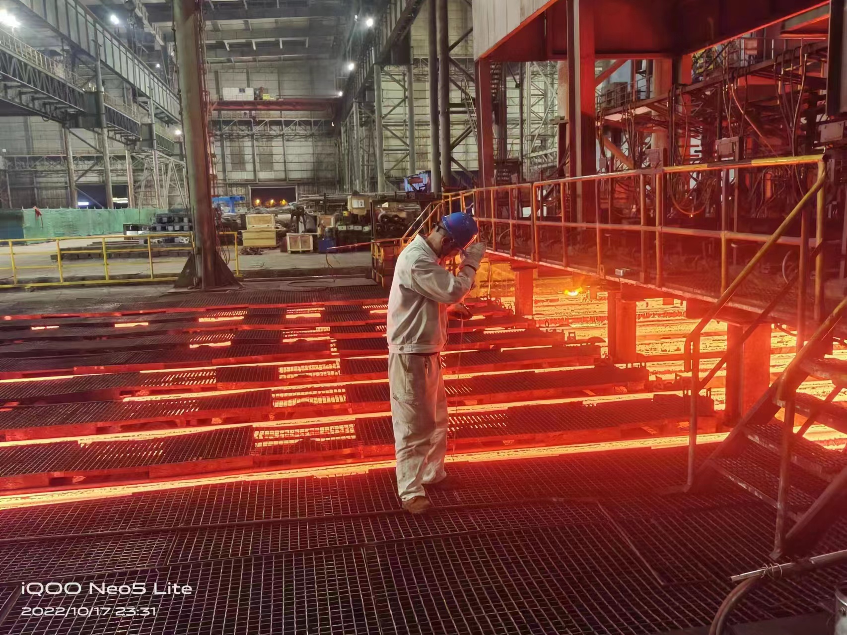 瞧，煉鋼青年風(fēng)采燦爛