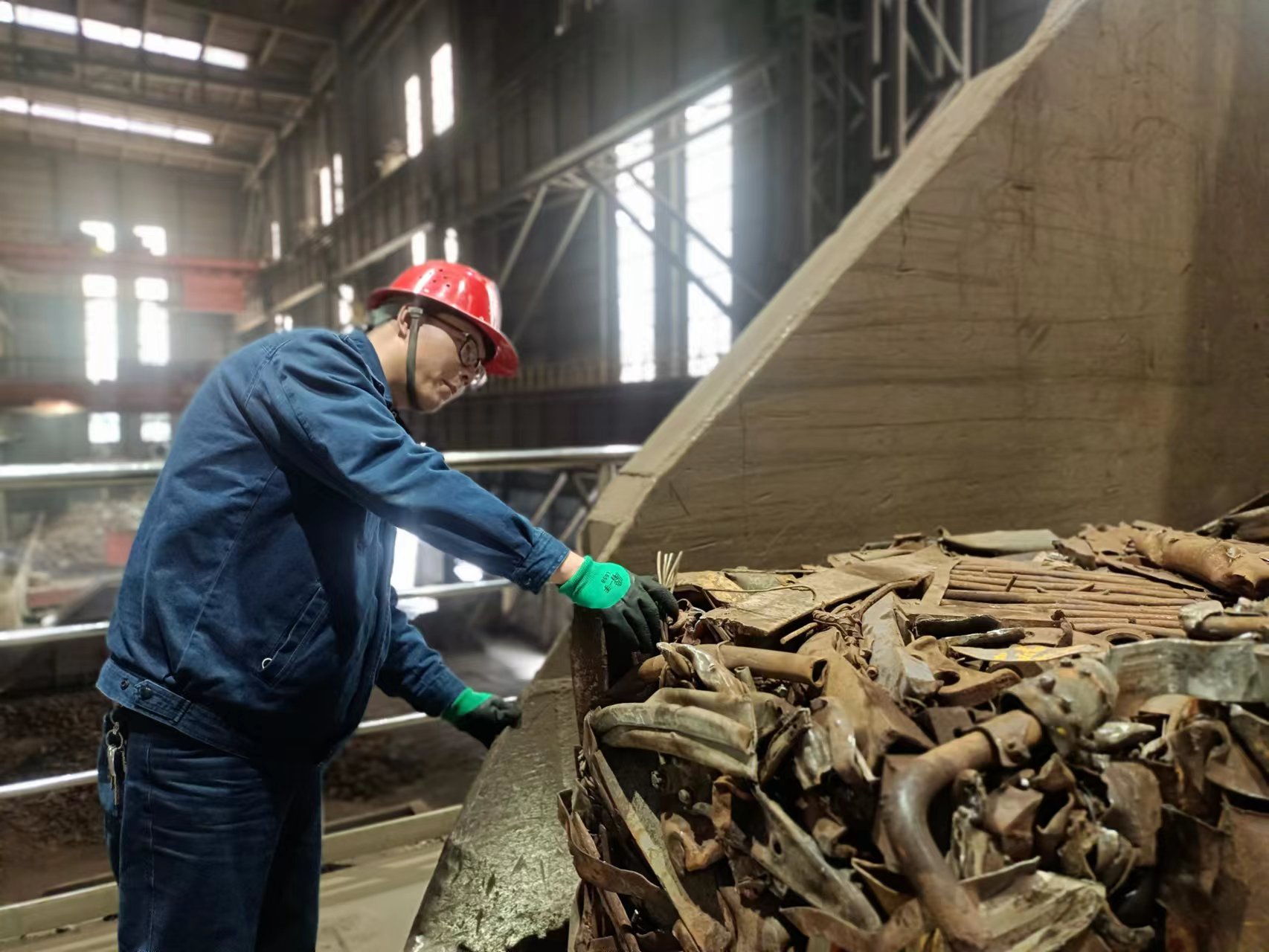 無(wú)奮斗，不青春，他靠實(shí)力出圈！