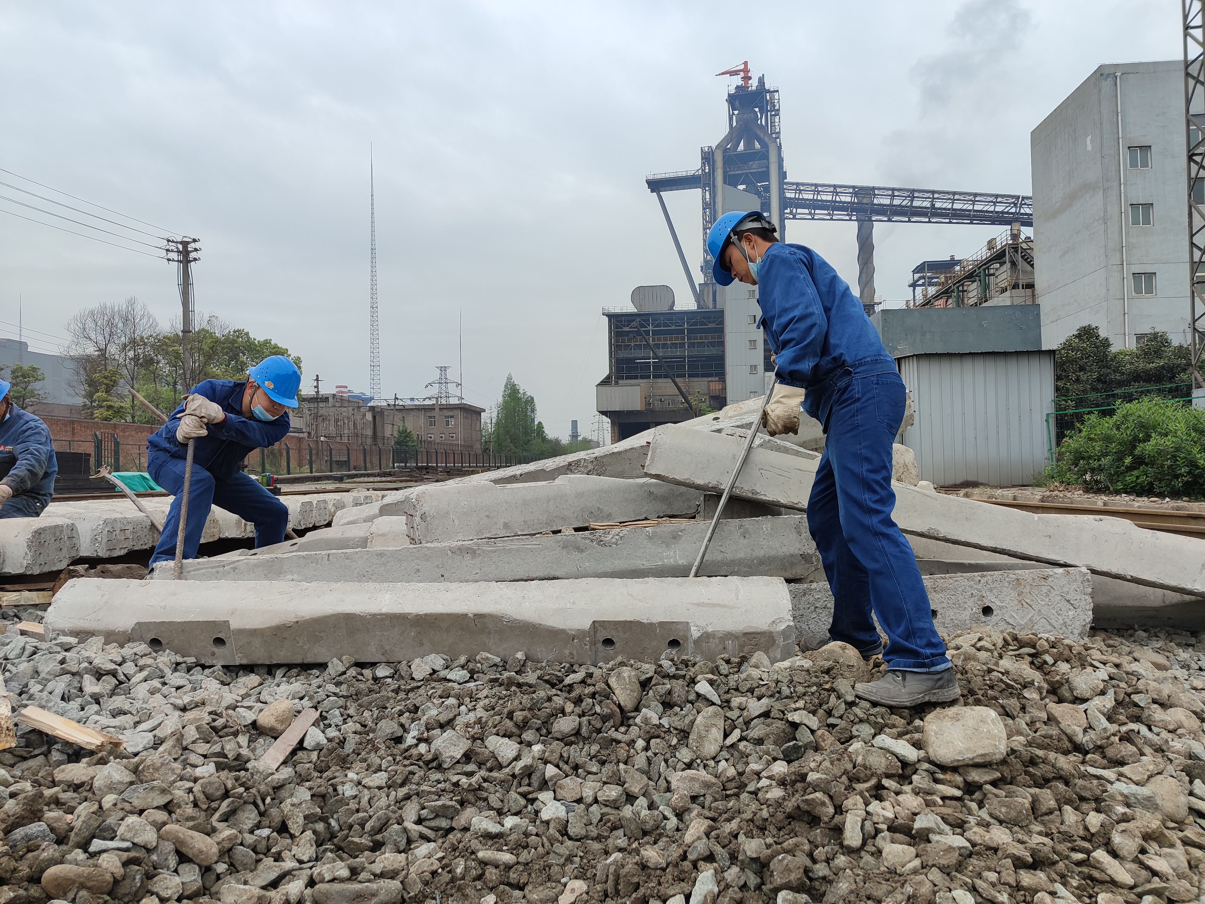 寒風(fēng)中的最美“逆行者”