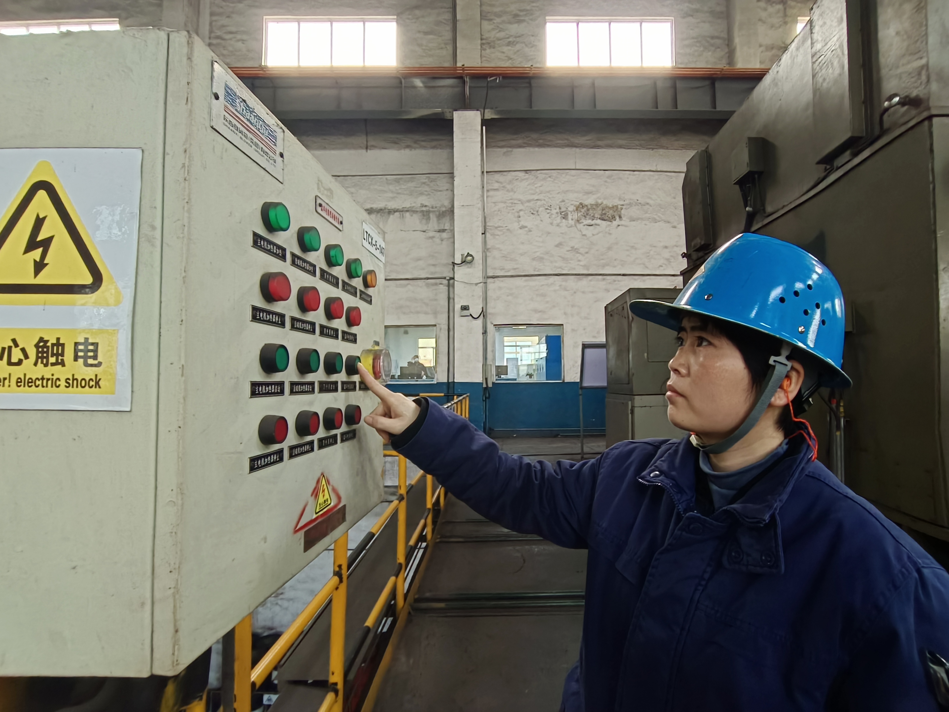 綻放在鋼城里的“冬日玫瑰”