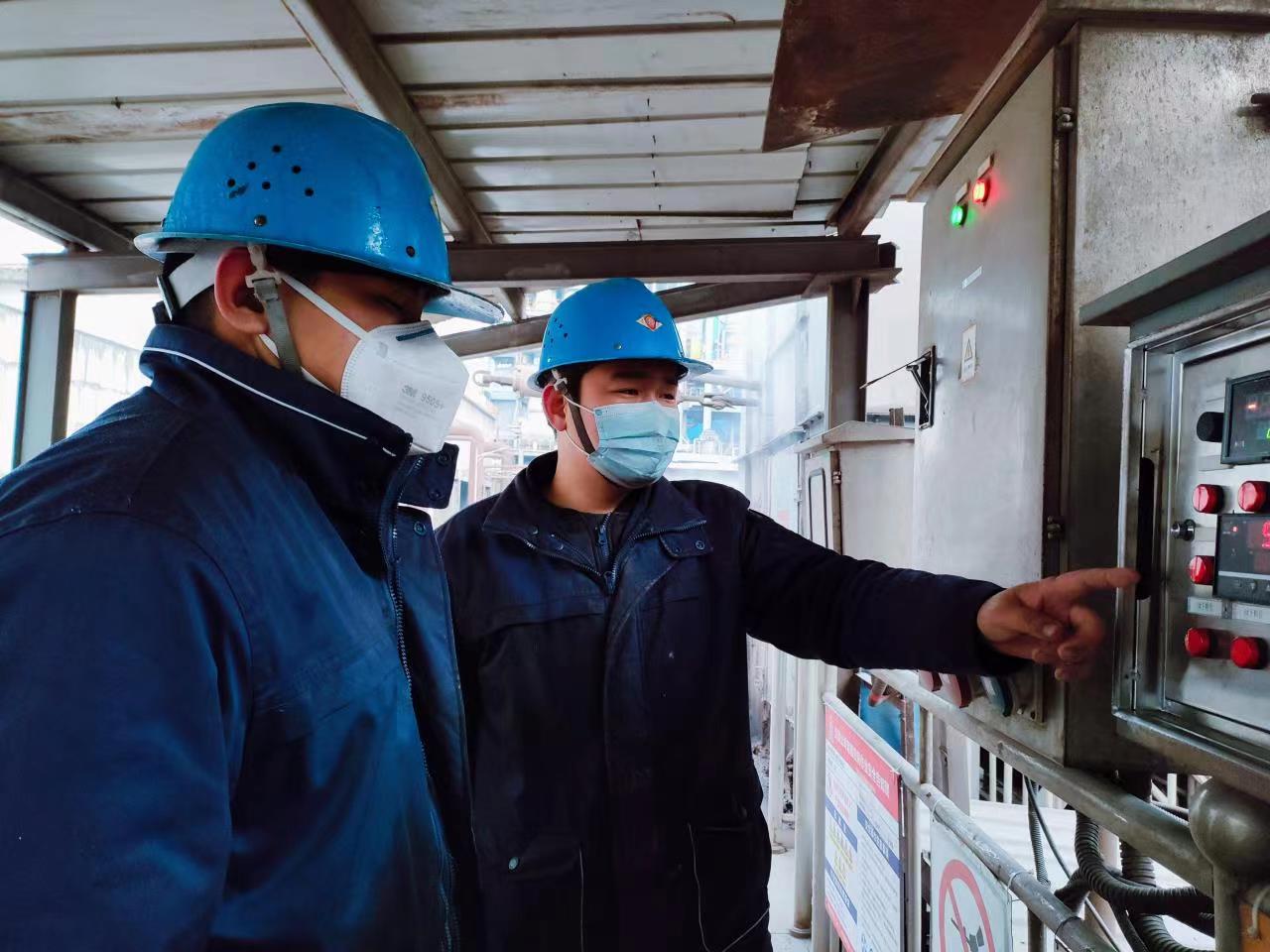 一朵小紅花，送給春節(jié)堅守崗位的“不歸人”