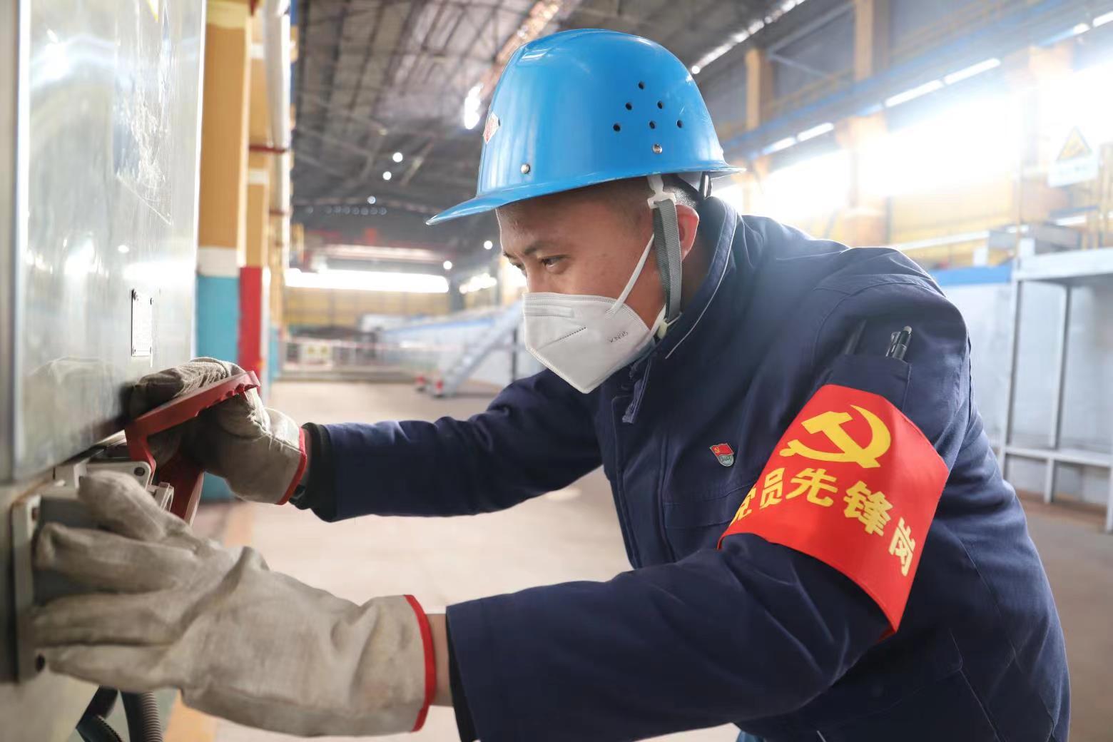 一朵小紅花，送給春節(jié)堅守崗位的“不歸人”