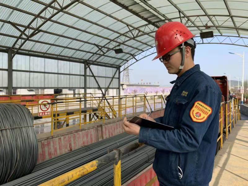 新春堅(jiān)守：  翻車(chē)線(xiàn)上最“靚麗”的身影