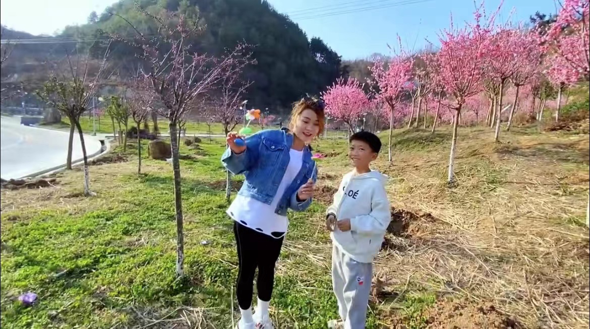 花開錦繡春草綠 巾幗牽手伴“童”行        —設(shè)備管理中心2023年“慶三八”戶外踏青活動(dòng)