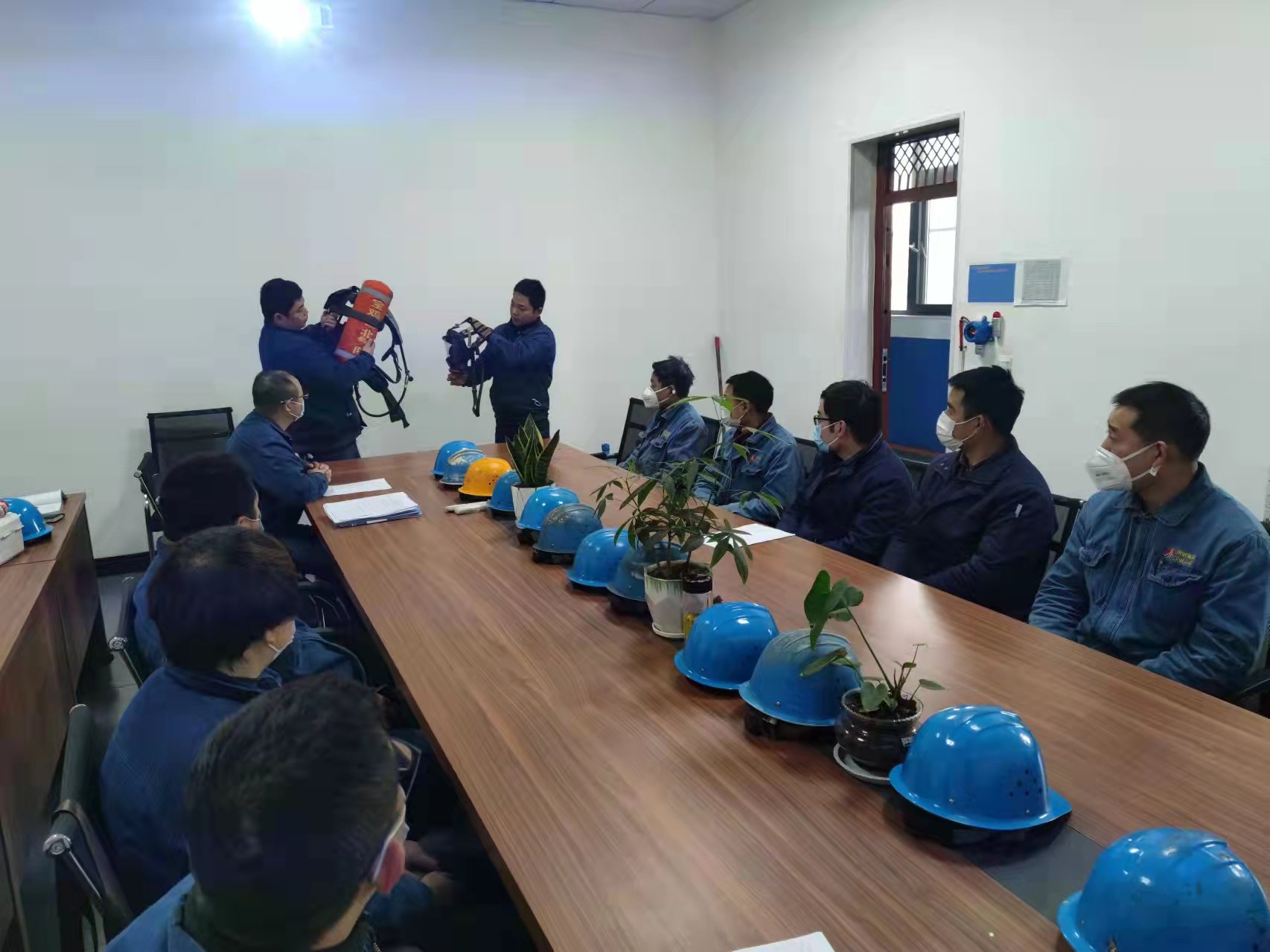 立足班組“小陣地” 做好安全“助生產(chǎn)”