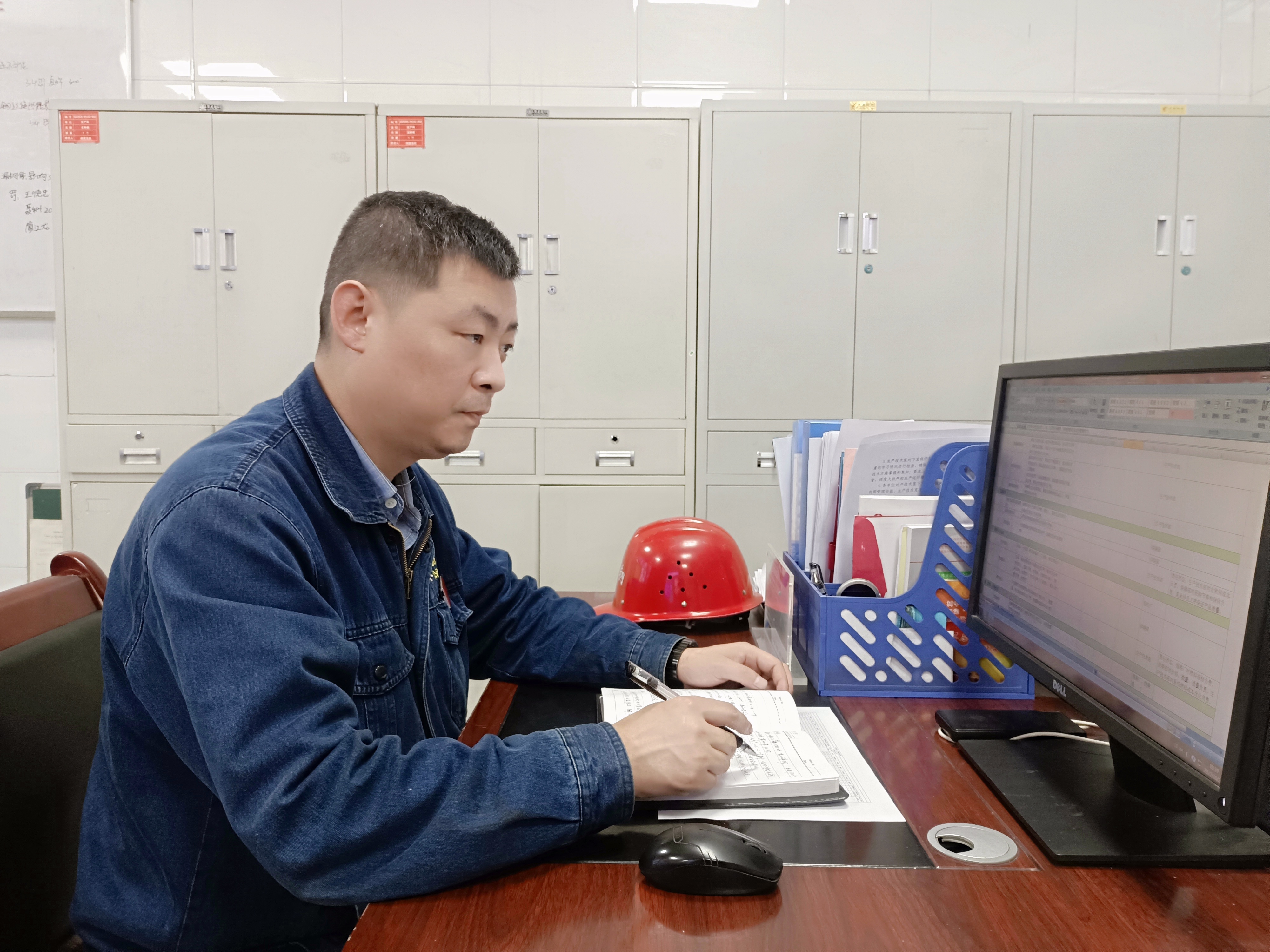 守護(hù)鋼城的“拓荒?！? title=