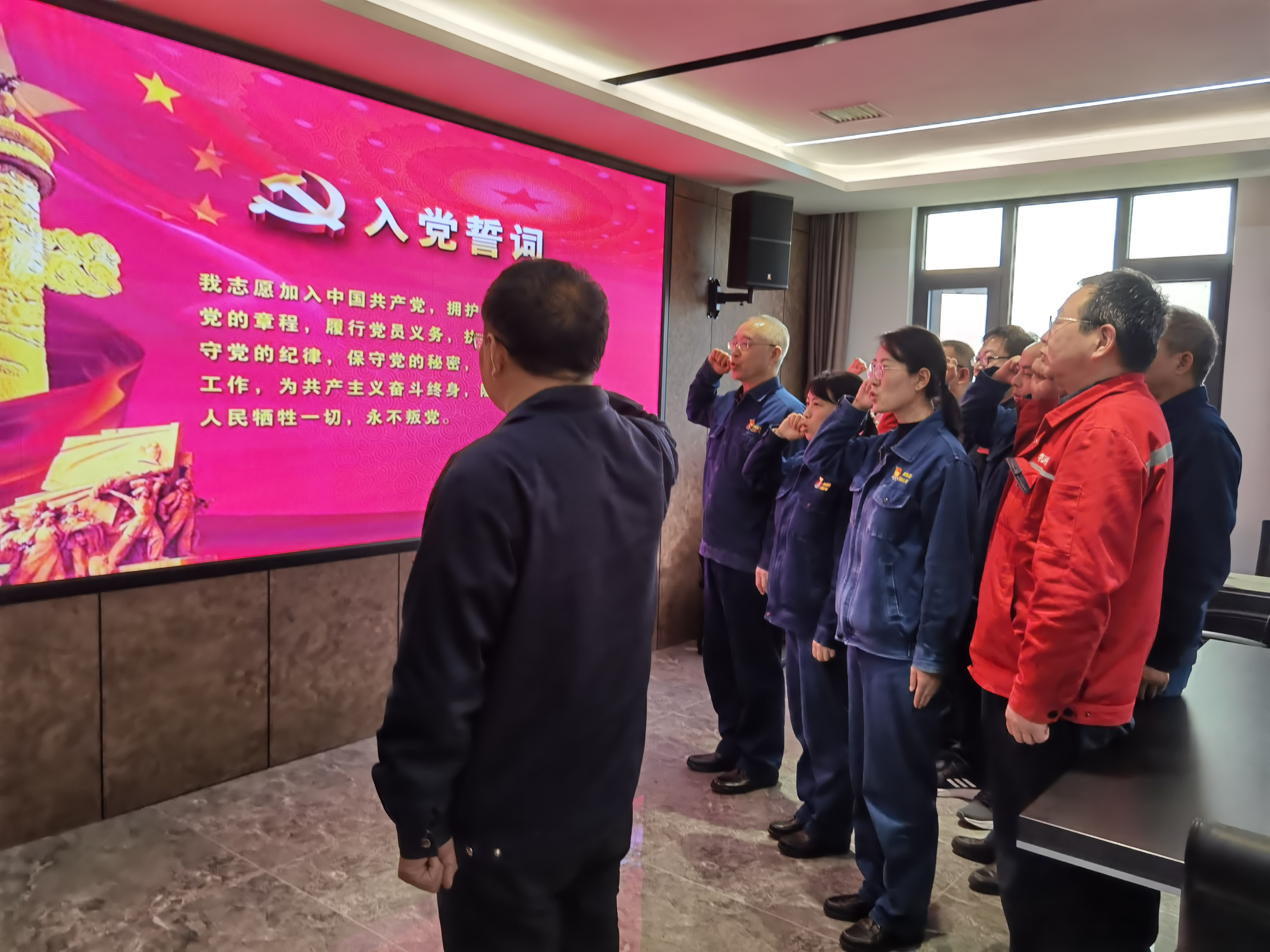 “共建促安全 同心保順行”---煉鐵廠黨委開展黨建聯(lián)建共建主題黨日活動(dòng)