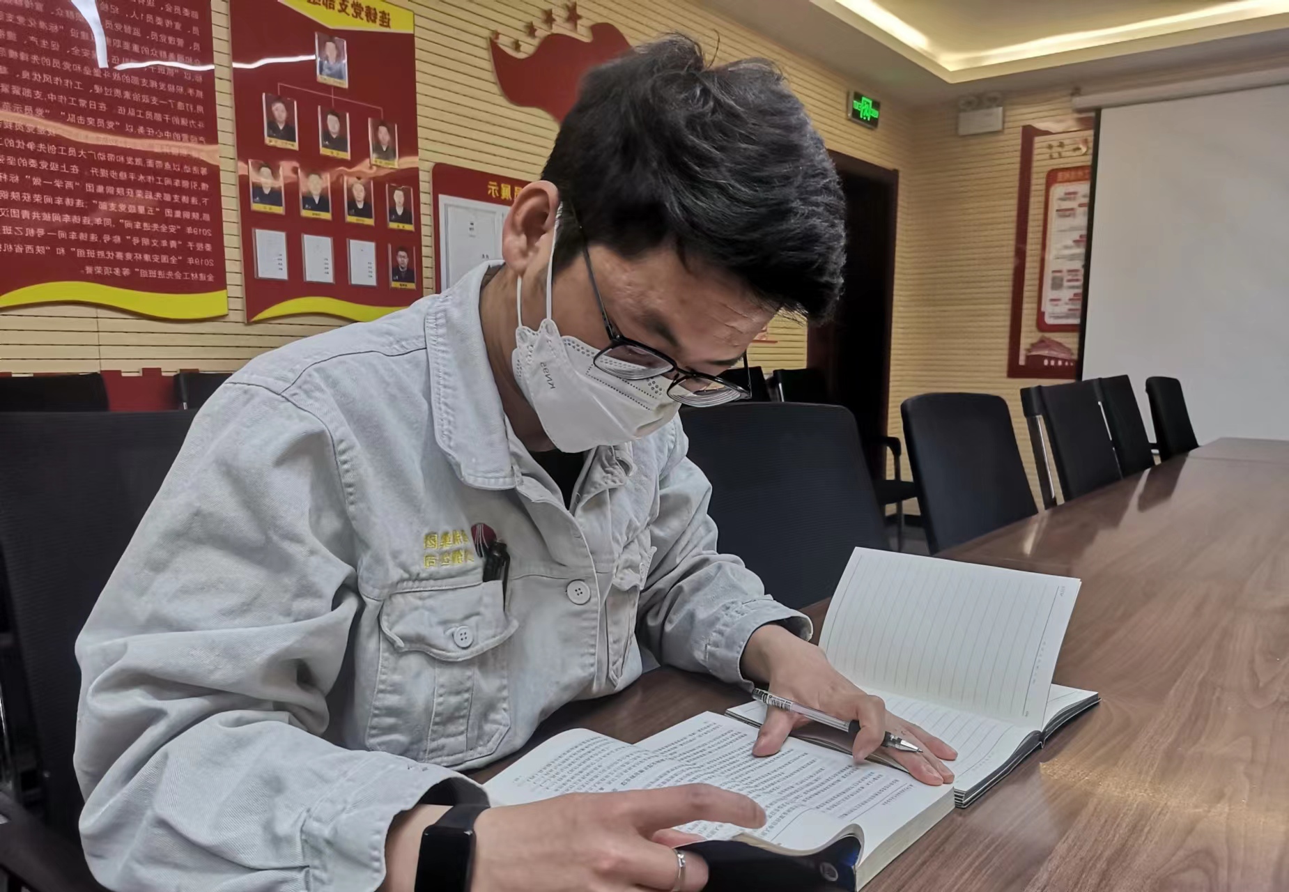 傾心傾力“育青” “乘風(fēng)”成長成才