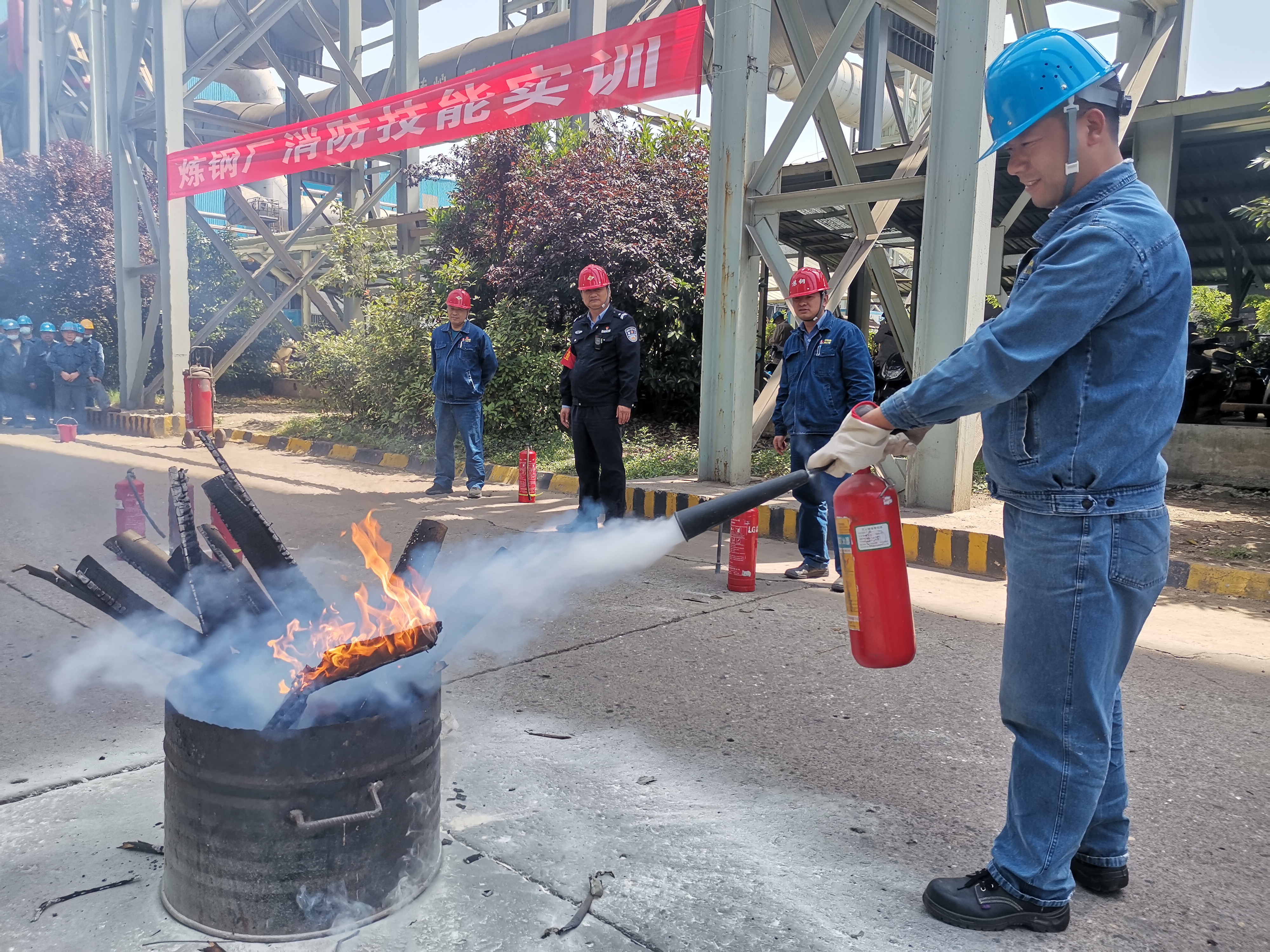 下足“繡花”功夫，共繪安全“錦繡河山”