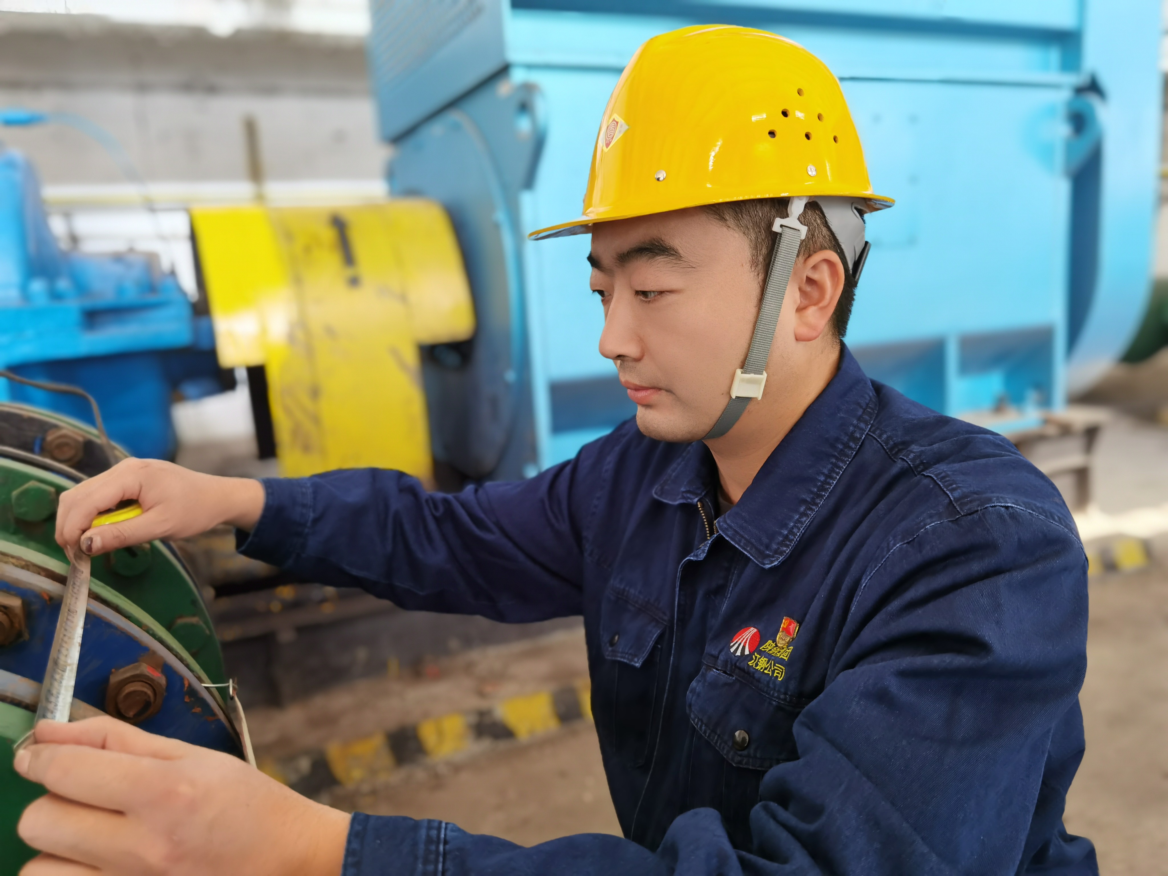 出彩正青春 建功正當時 ——記陜鋼集團2021-2022年度“青年崗位建功能手”李根