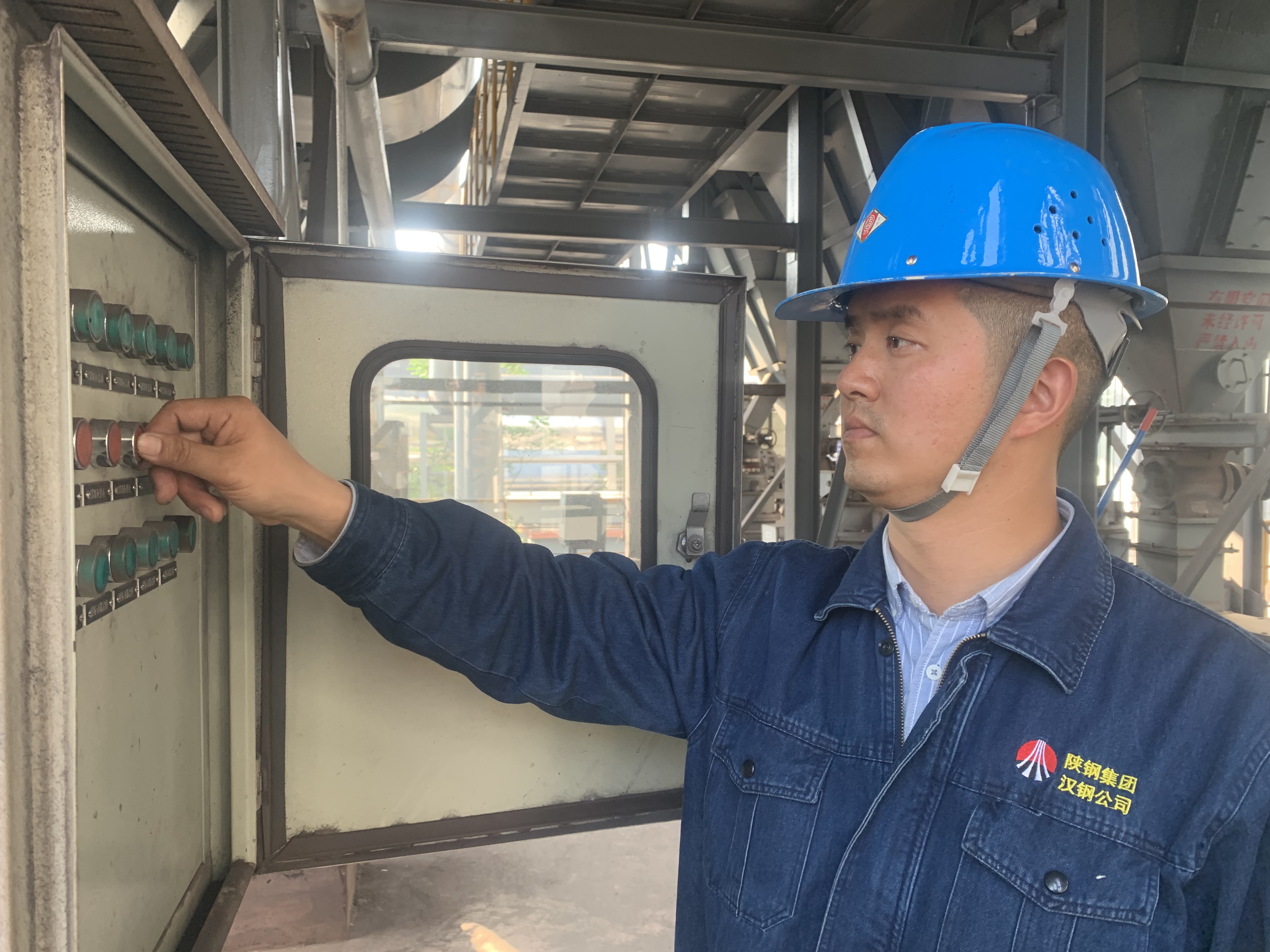 檢修現(xiàn)場(chǎng)，他們星火成炬！