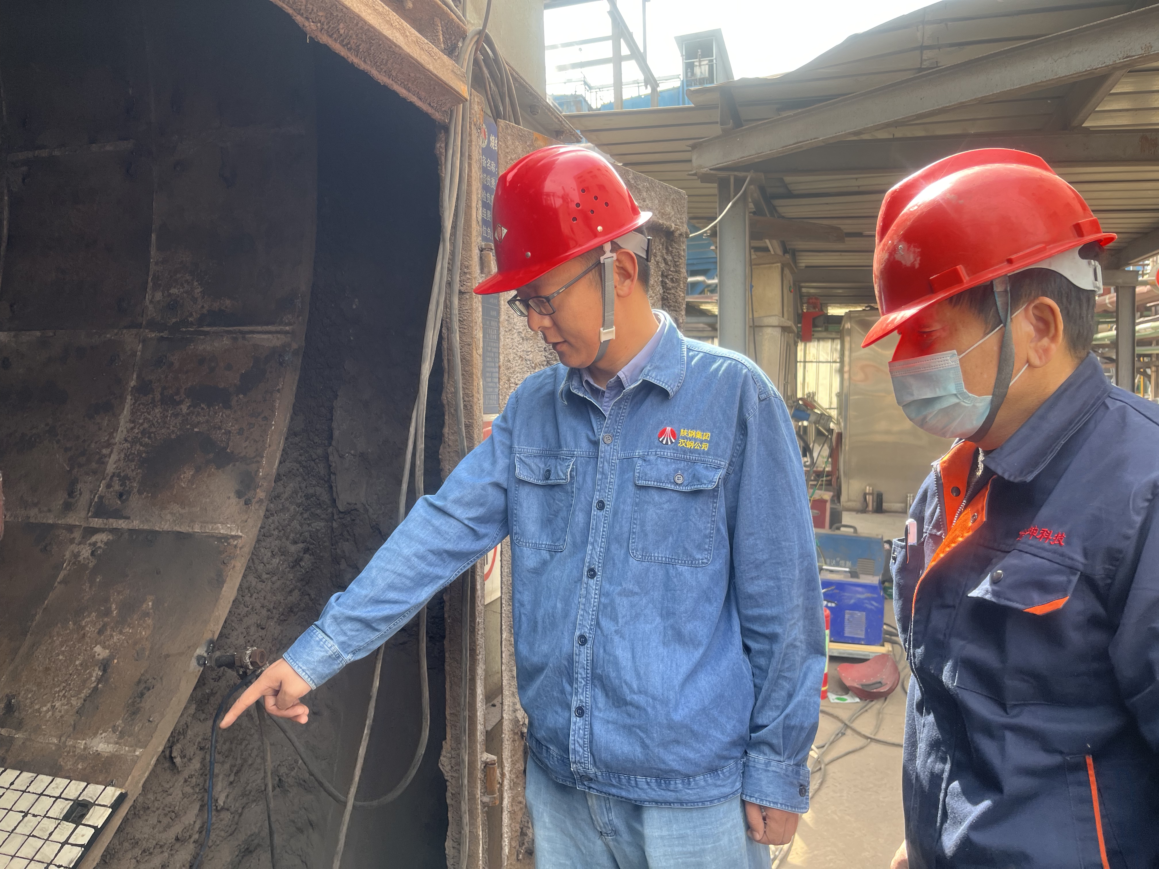 掌聲，送給奮斗在檢修現(xiàn)場的他們！