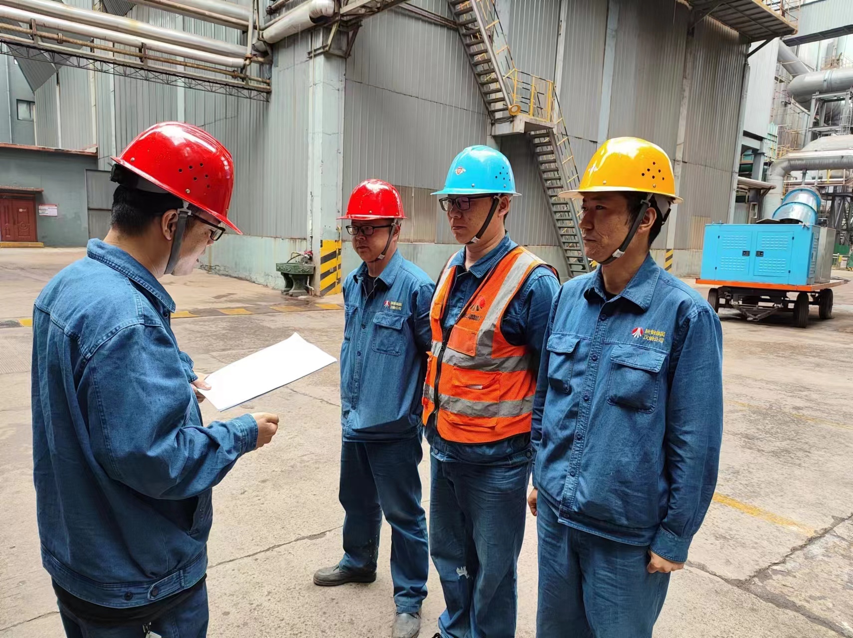 檢修現(xiàn)場(chǎng)“三重色” 重拳出擊紅五月