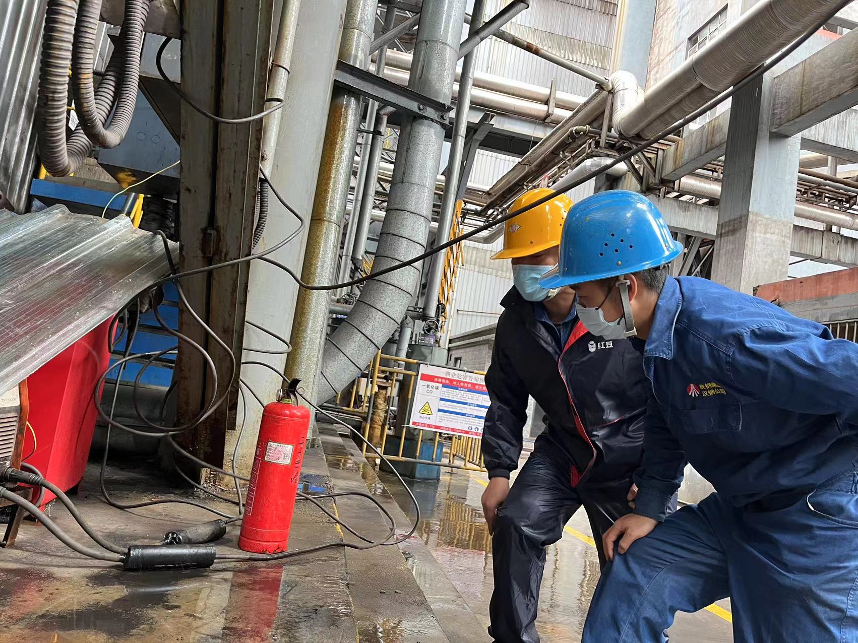 檢修現(xiàn)場(chǎng)“三重色” 重拳出擊紅五月