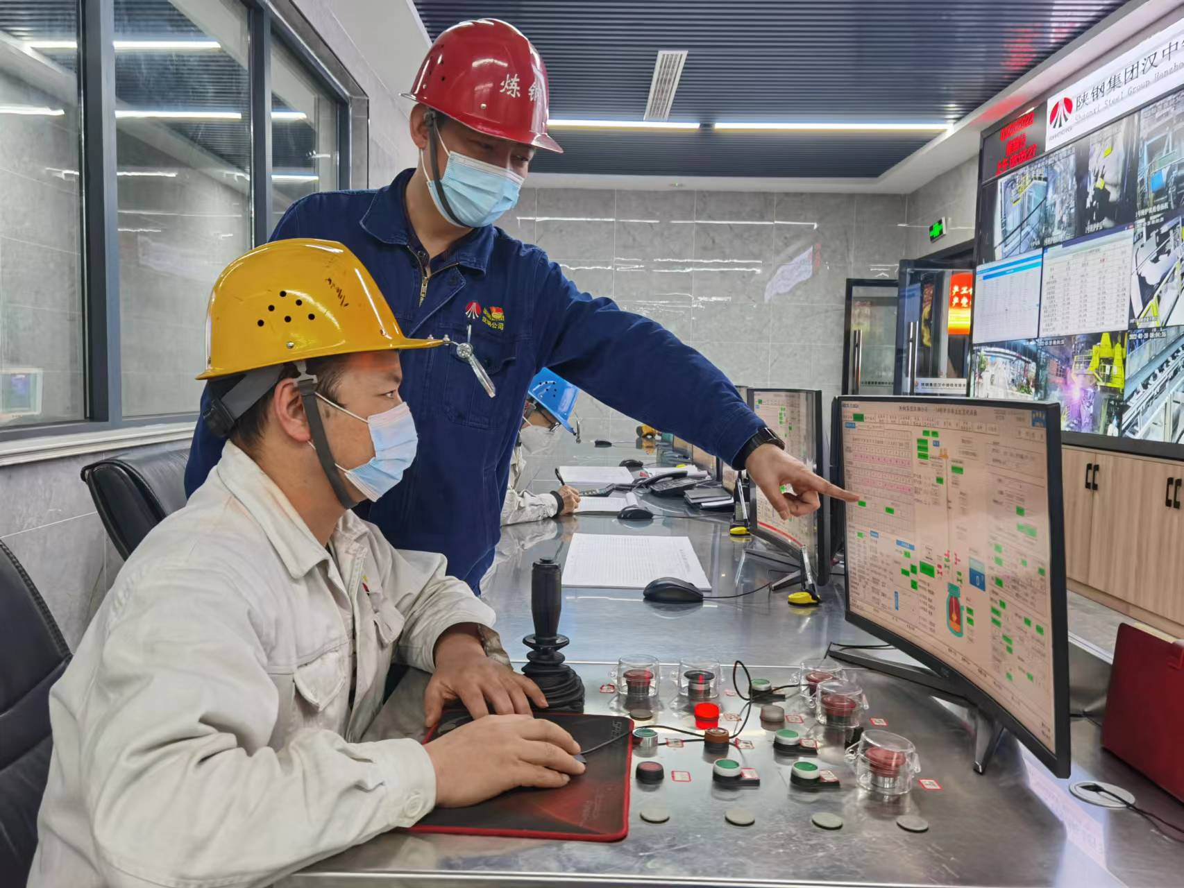 胸懷大我勇?lián)? 實干篤行寫輝煌