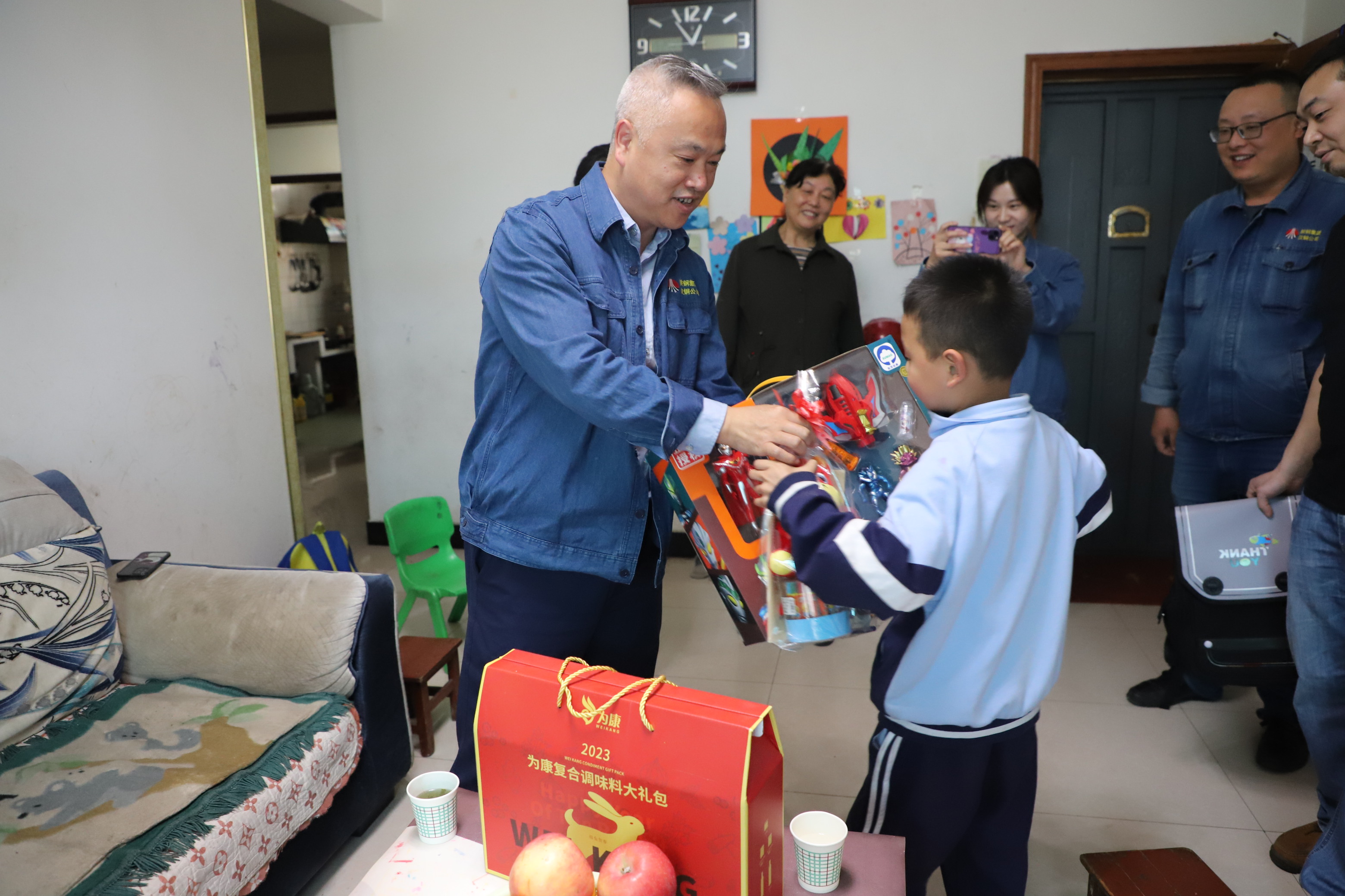 公司工會(huì)女職委“六一”關(guān)愛慰問職工子女