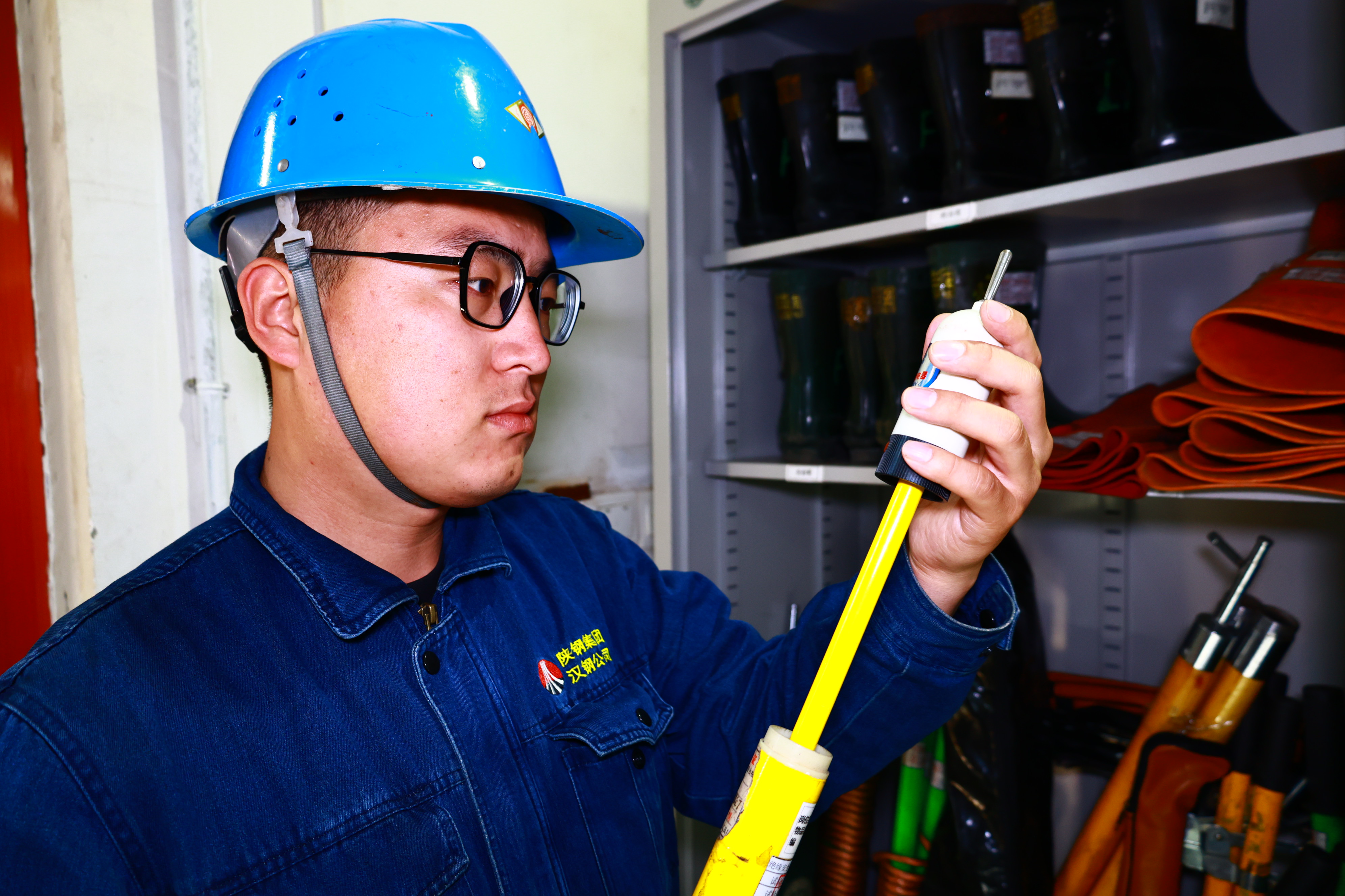 這支五四紅旗團(tuán)支部的“青春紀(jì)念冊(cè)”---記“全國(guó)鋼鐵行業(yè)五四紅旗團(tuán)支部”漢鋼公司動(dòng)力能源中心電氣團(tuán)支部