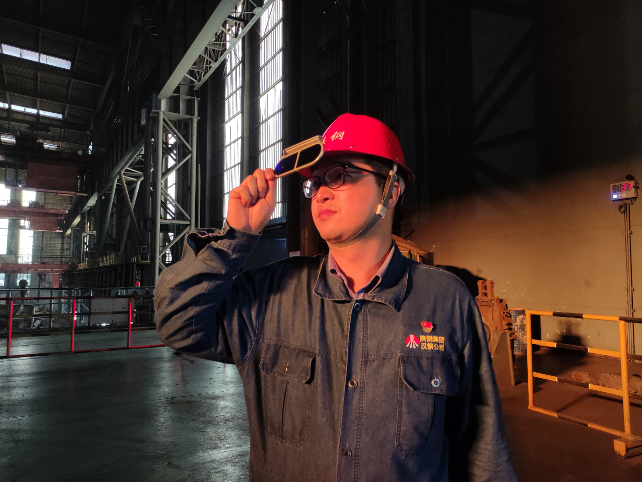 煉鋼一線，看他逐夢飛翔