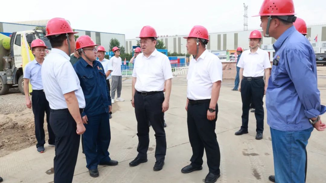 漢中市委副書記、常務(wù)副市長(zhǎng)張啟東到公司調(diào)研中厚板項(xiàng)目