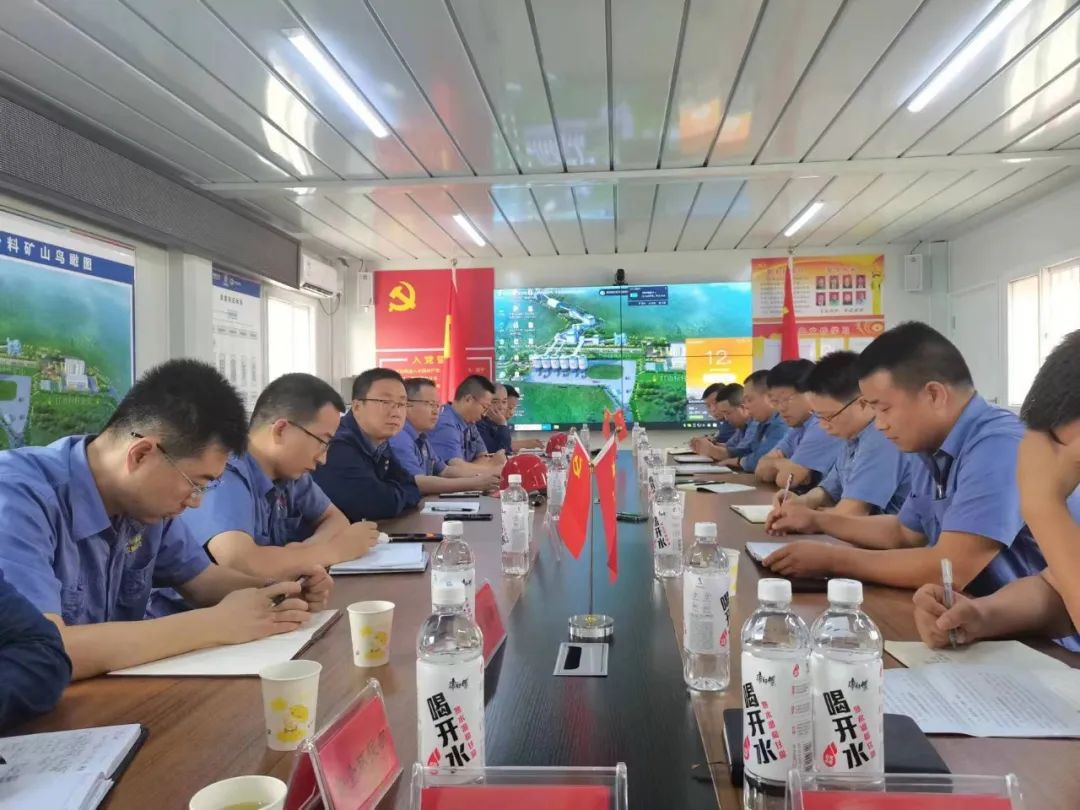 安波到漢中雙石礦業(yè)科技有限公司現(xiàn)場(chǎng)辦公解決問題