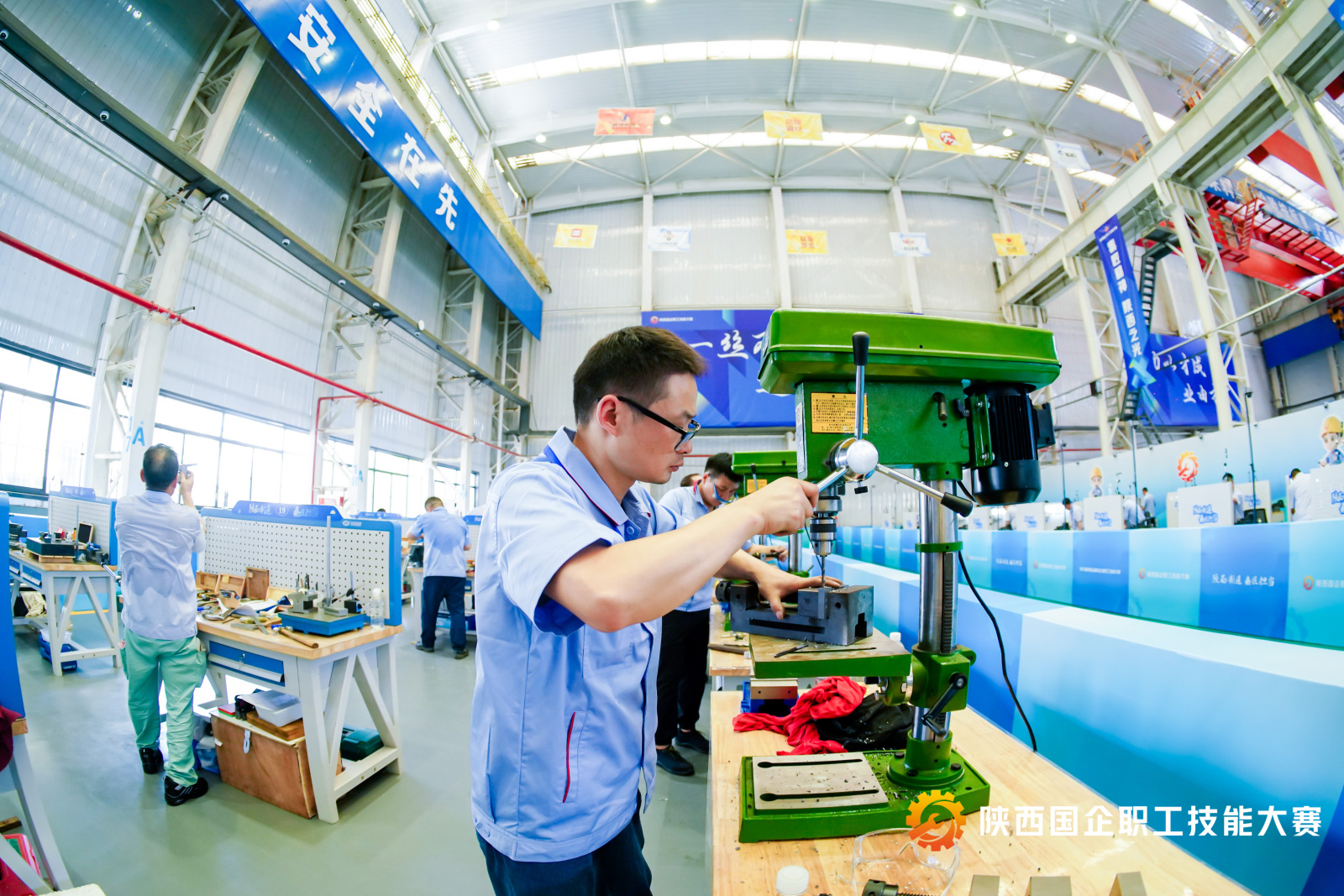 砥礪“鉗”行  青春在這里綻放光彩 ——記第六屆陜西省國有企業(yè)職工技能大賽鉗工第三名獲得者朱卯