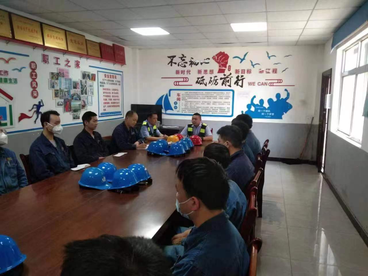 織密“三張網(wǎng)” 筑牢交通安全“銅墻鐵壁”