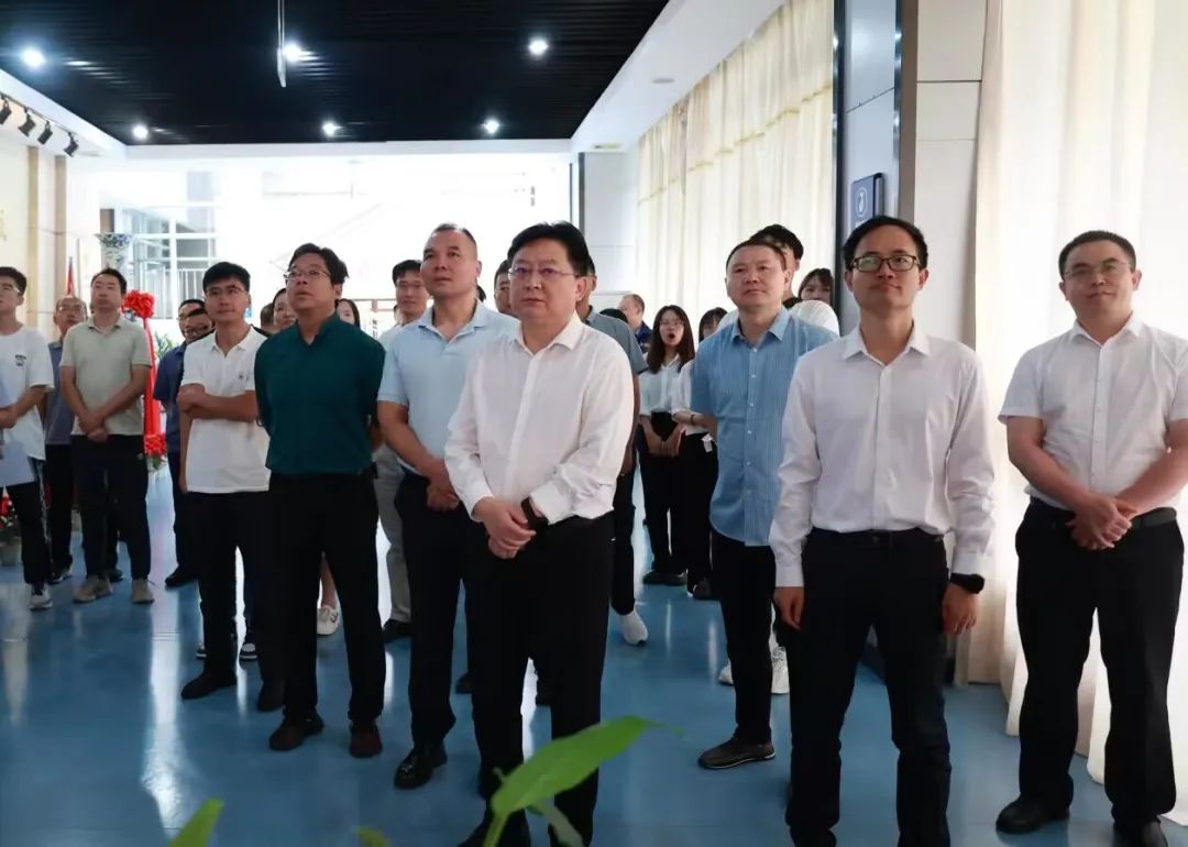 秦創(chuàng)原總窗口科創(chuàng)團(tuán)隊(duì)、科創(chuàng)企業(yè)漢中行暨項(xiàng)目簽約活動(dòng)來漢鋼公司考察