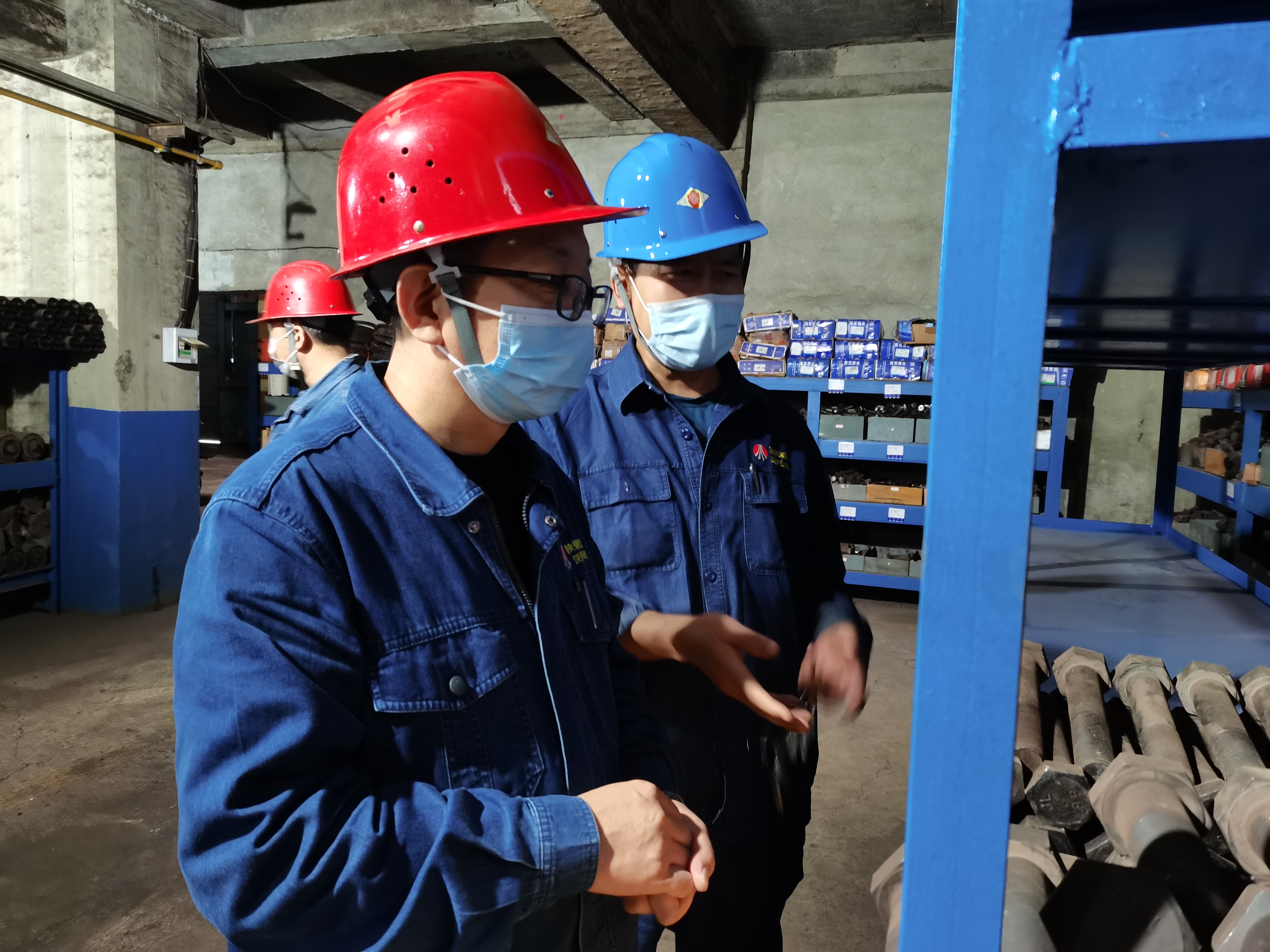 變“坐等來(lái)訪”為“主動(dòng)入崗”