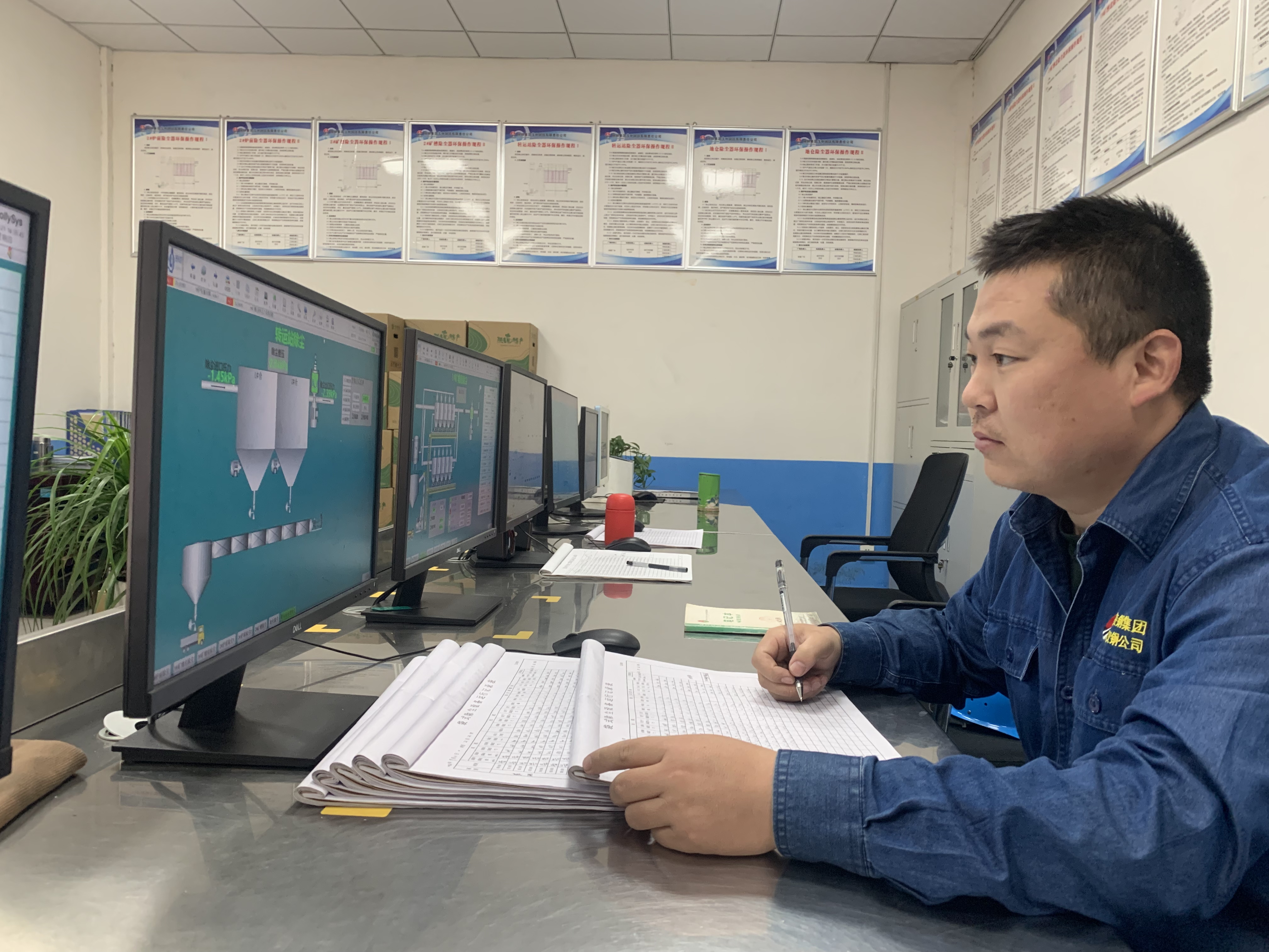 秋意漸濃，他們用行動齊繪奮進圖